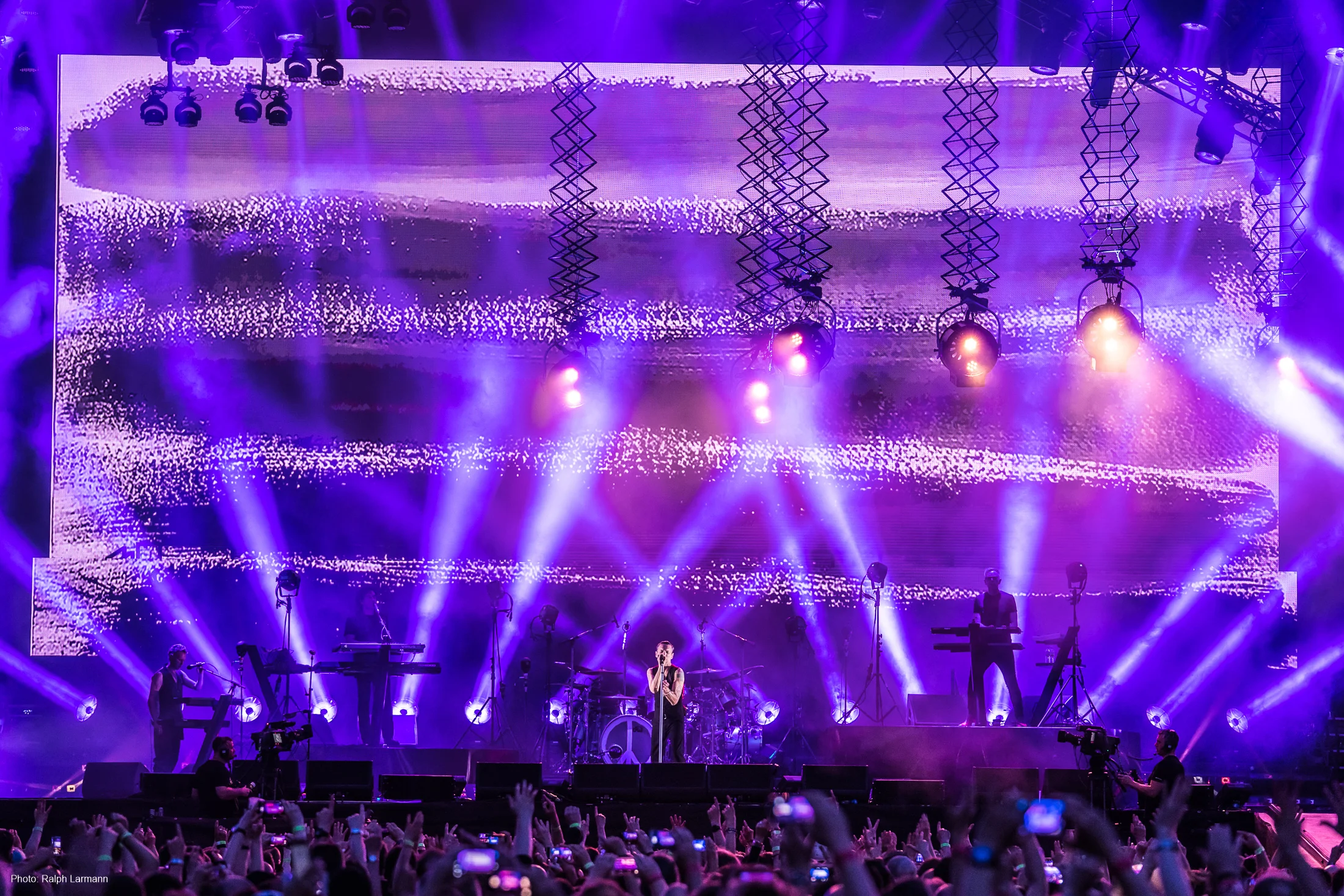 0184_LR-FS_DEPECHE-MODE-Global-Spirit_Cologne-2017_Photo-Ralph-Larmann_DSC07620.jpg