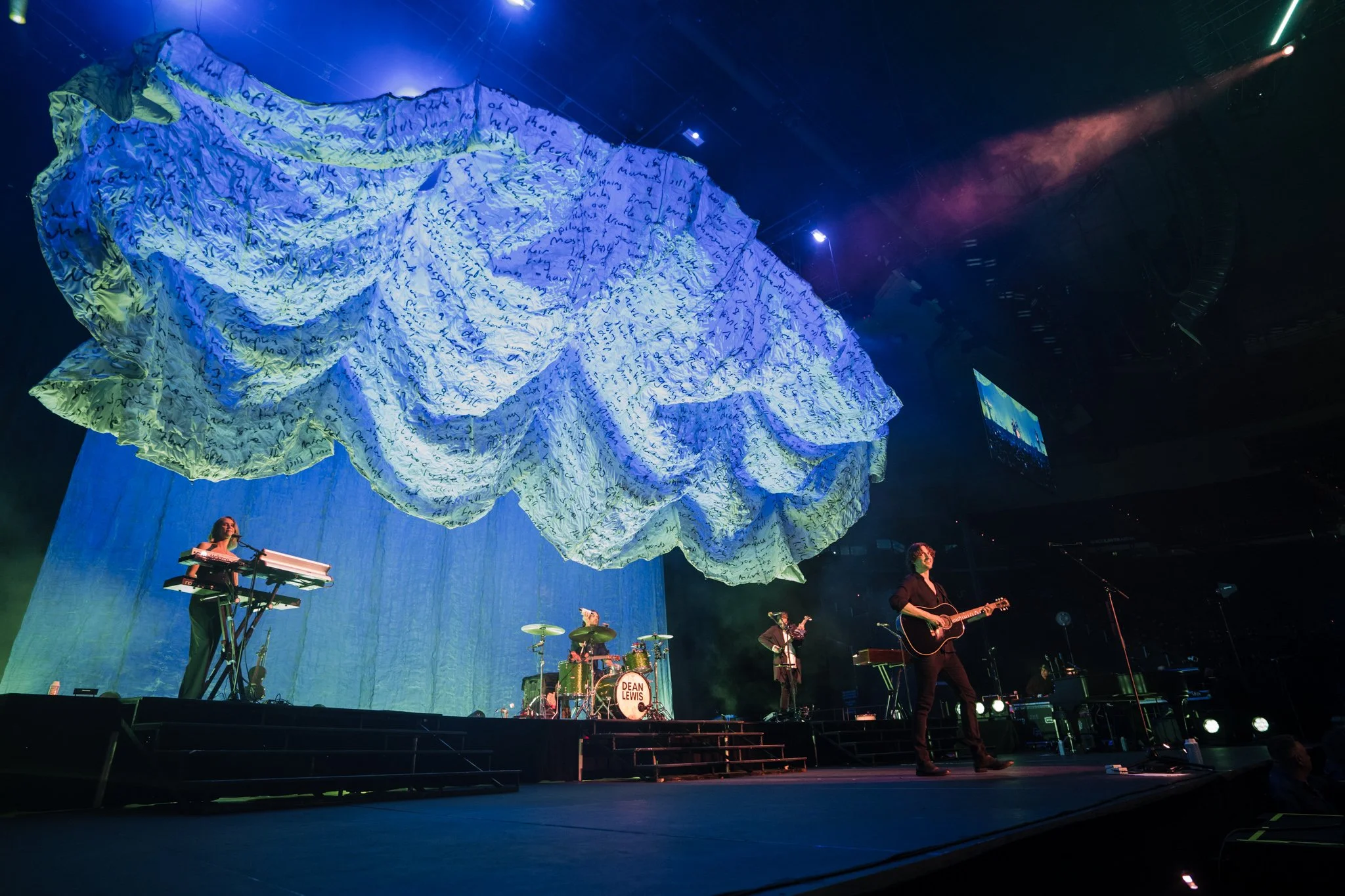 deanlewis_melbourne081124_timlambert_webres-62.jpg