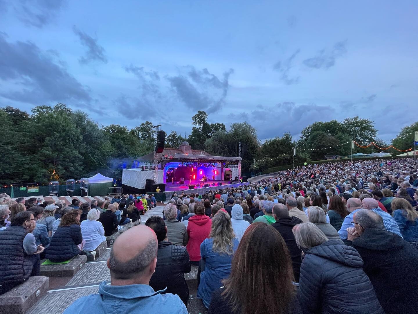 Somewhere down there is @therealsuzannevega being smooth and melodic and elegant and quite rocky!