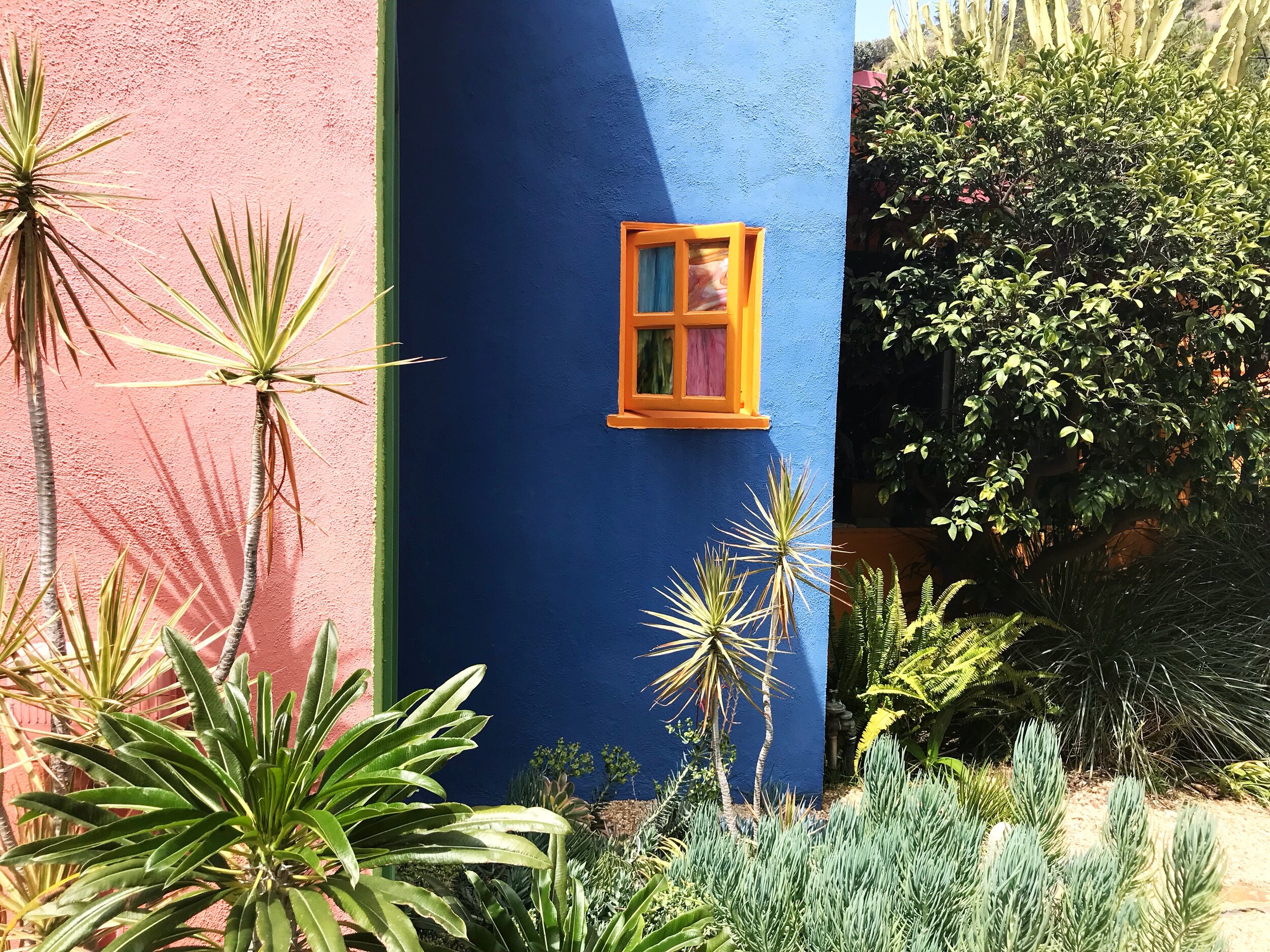 This Southwestern LA home of a childhood friend remains on my mood board when designing canvases.