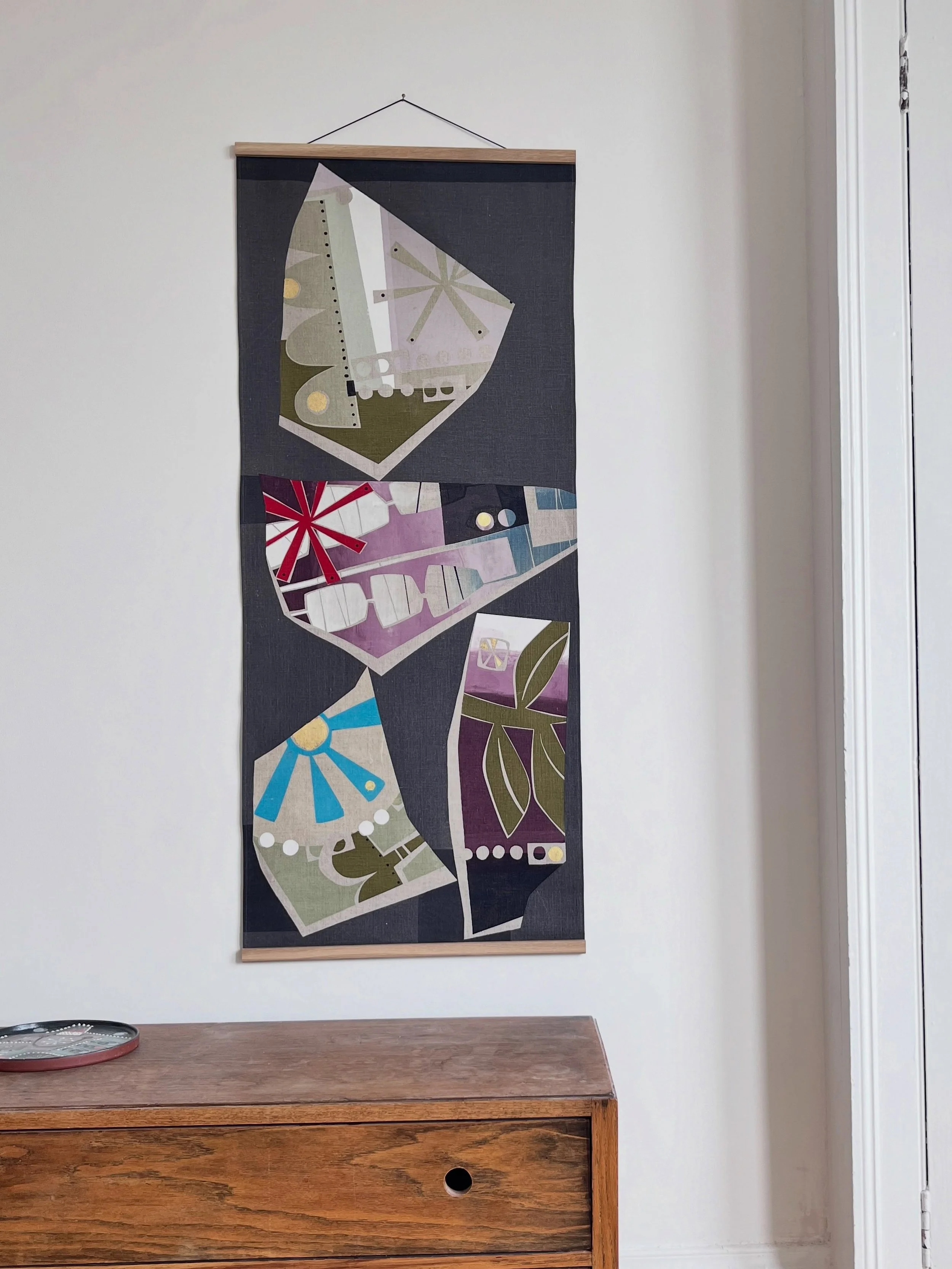 20/30

Day 20 of sharing favourite work, posts and moments from the last 7 years after Meta unexpectedly disabled my previous account. 

Fragments wallhanging (2022).

A @chartsargyllandisles project in collaboration with mum @dreyworkshop.