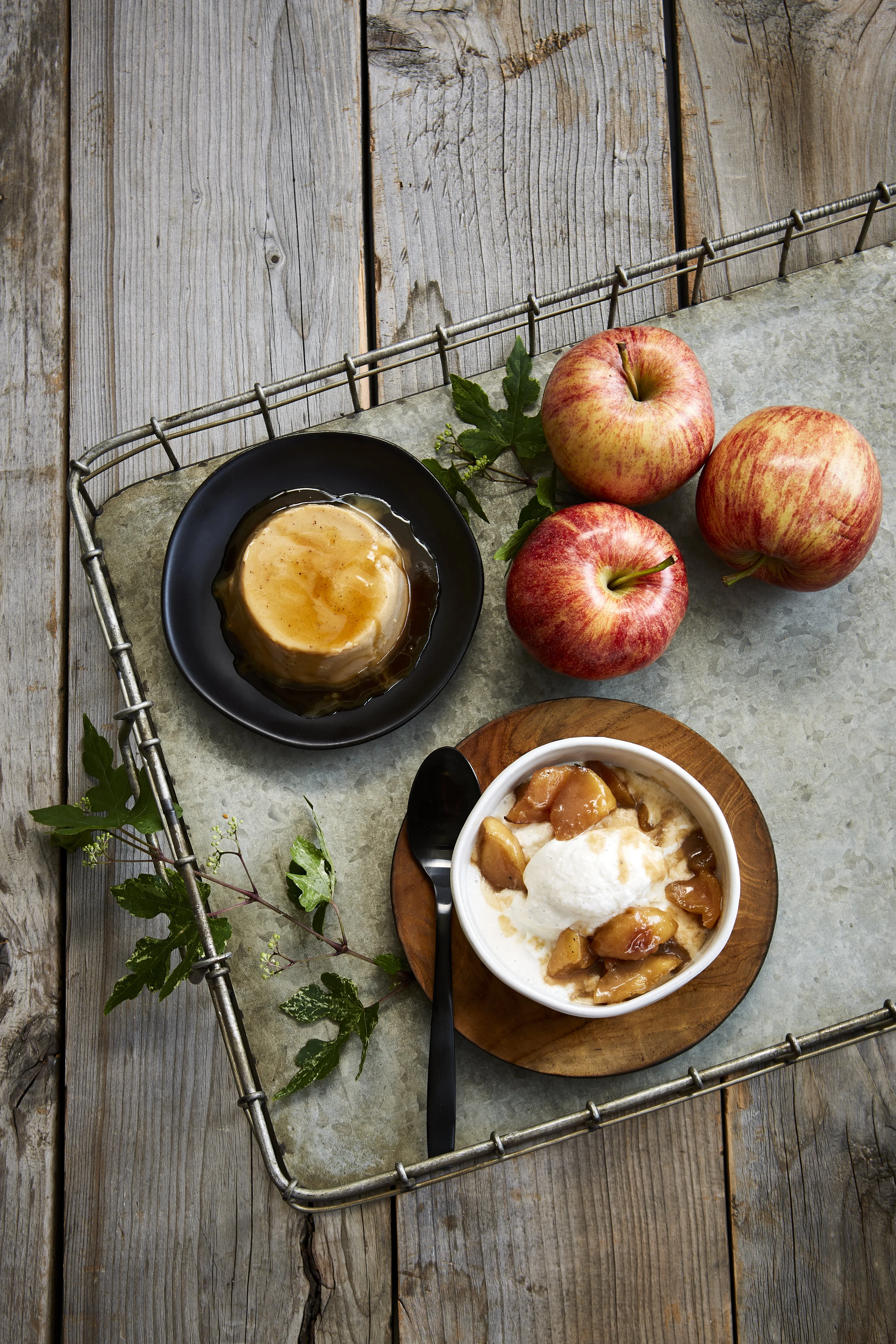 sqsFall2018_Entertaining_HarvestFeast_Desserts.jpg