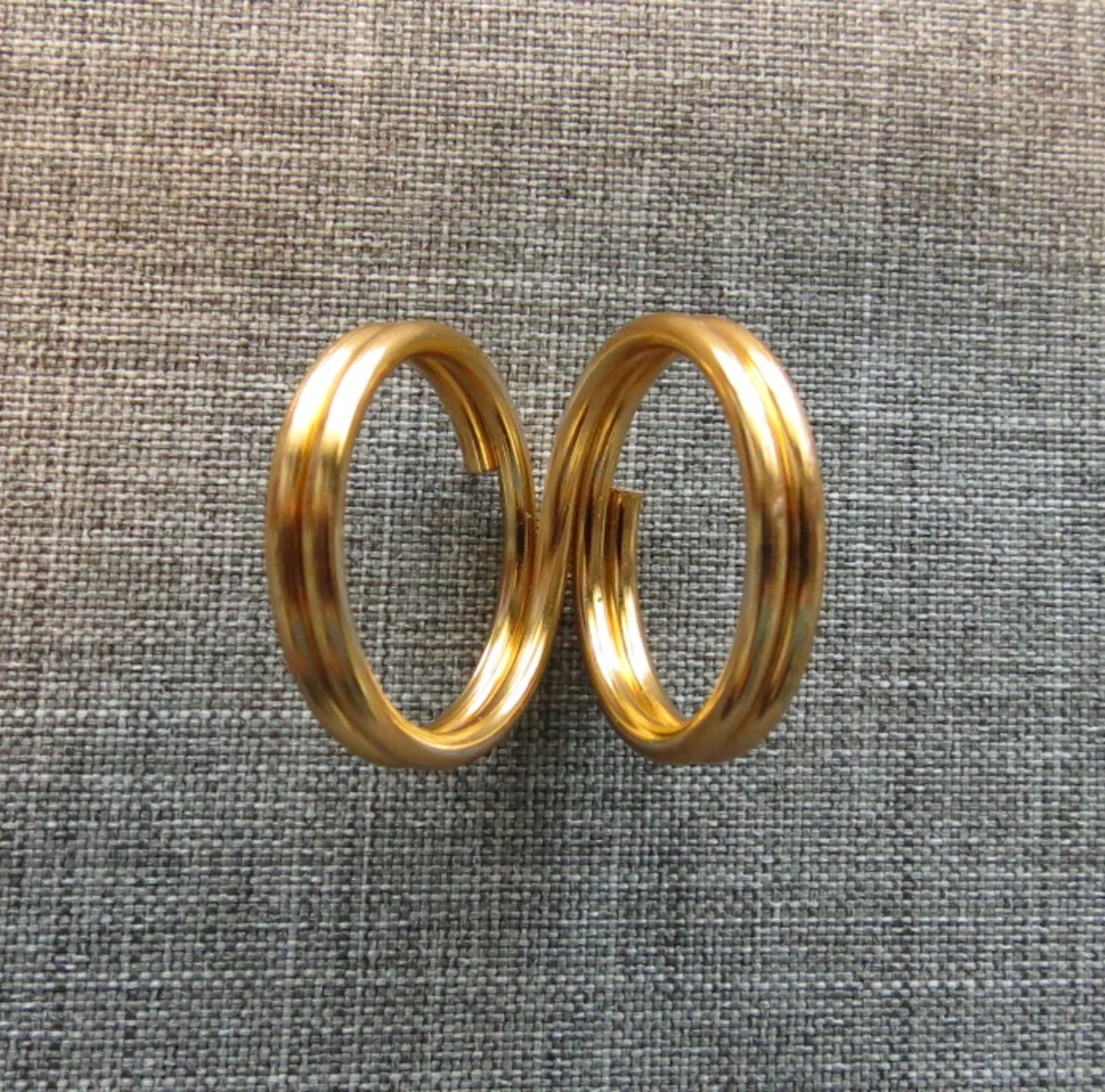 bowmaker_scarf_ring_gold.JPG