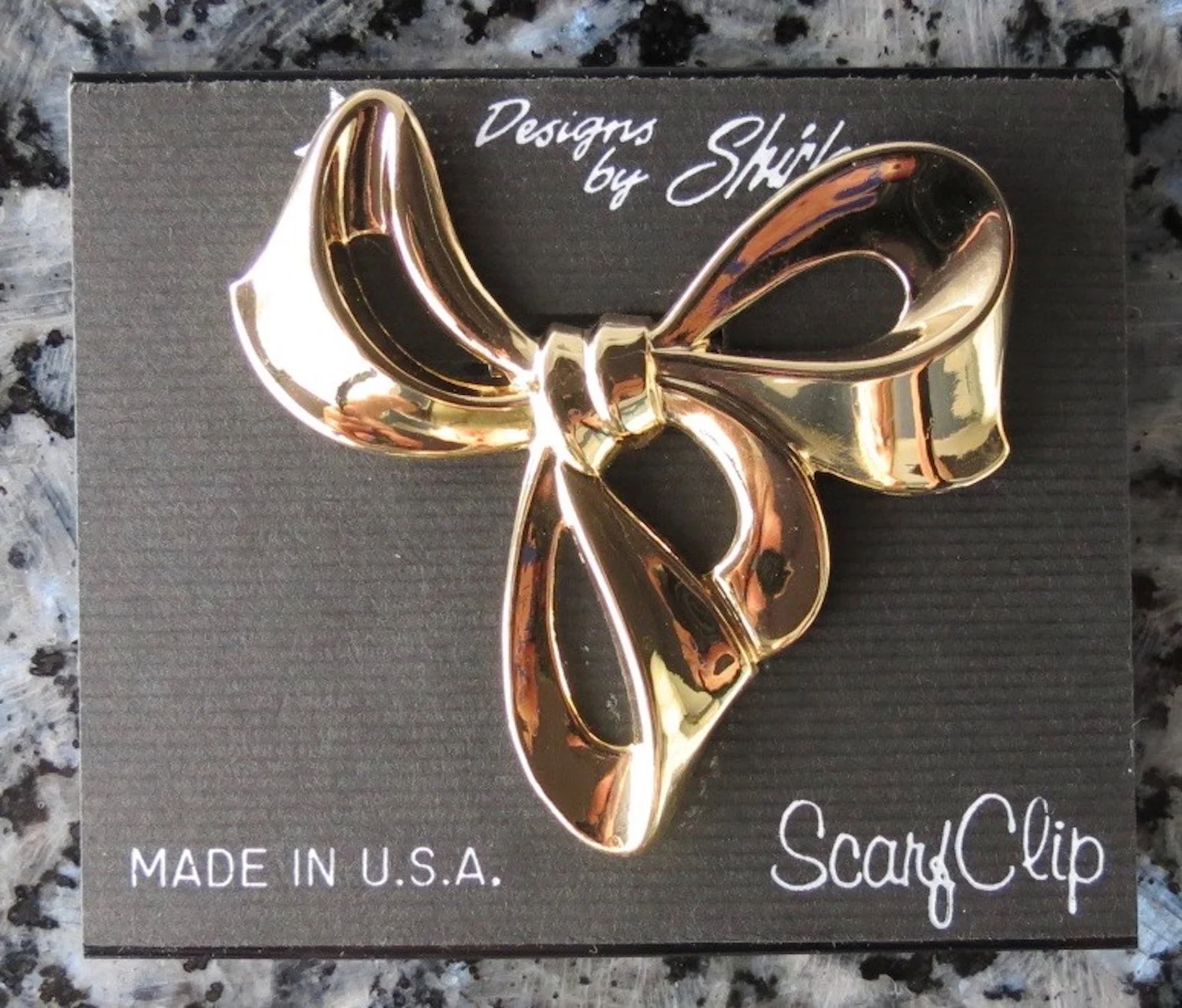 Jeri-Lou Carded Scarf Clip Gold Bow