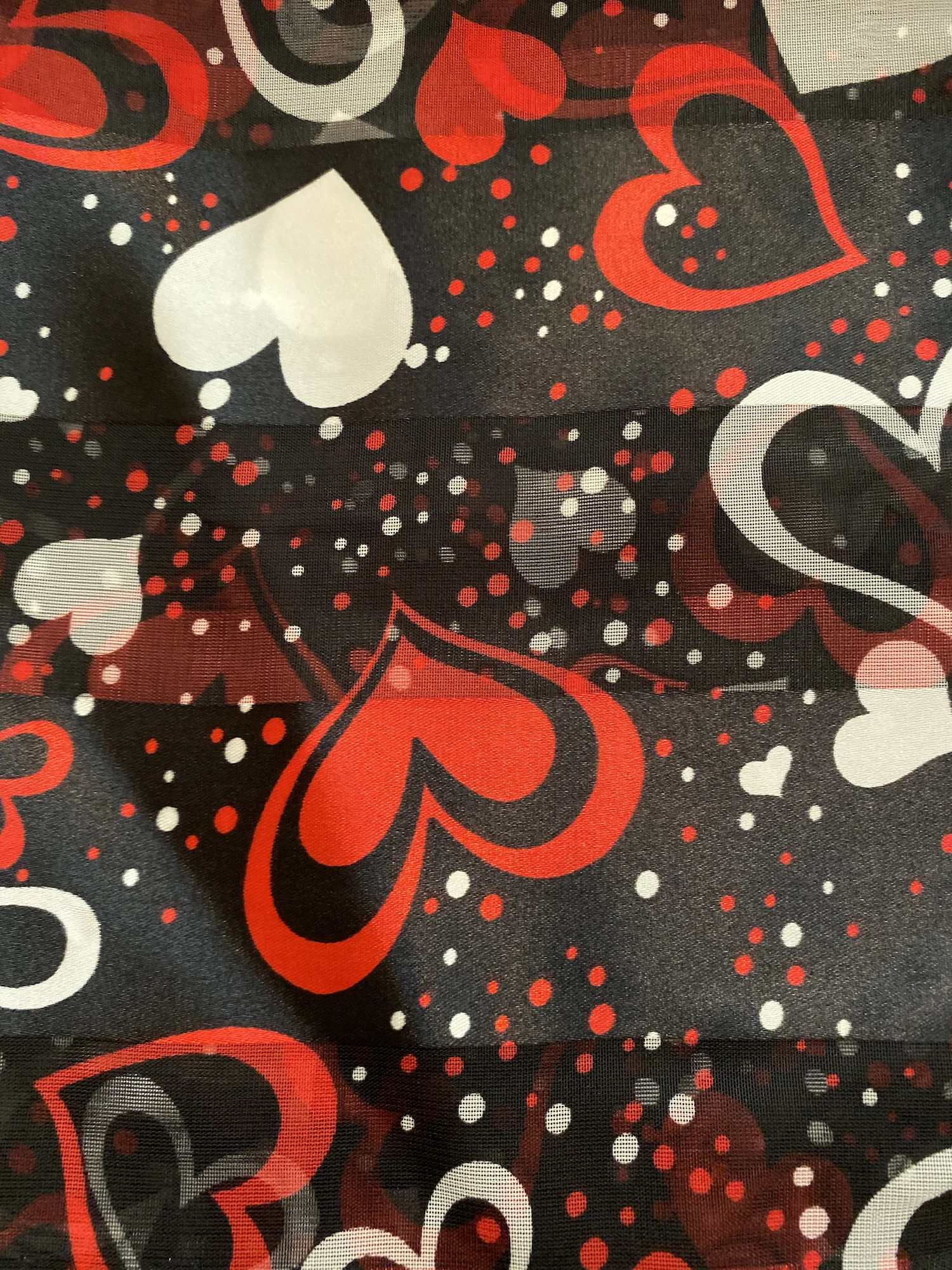 oblong_satin_scarf_black_with_hearts.jpg