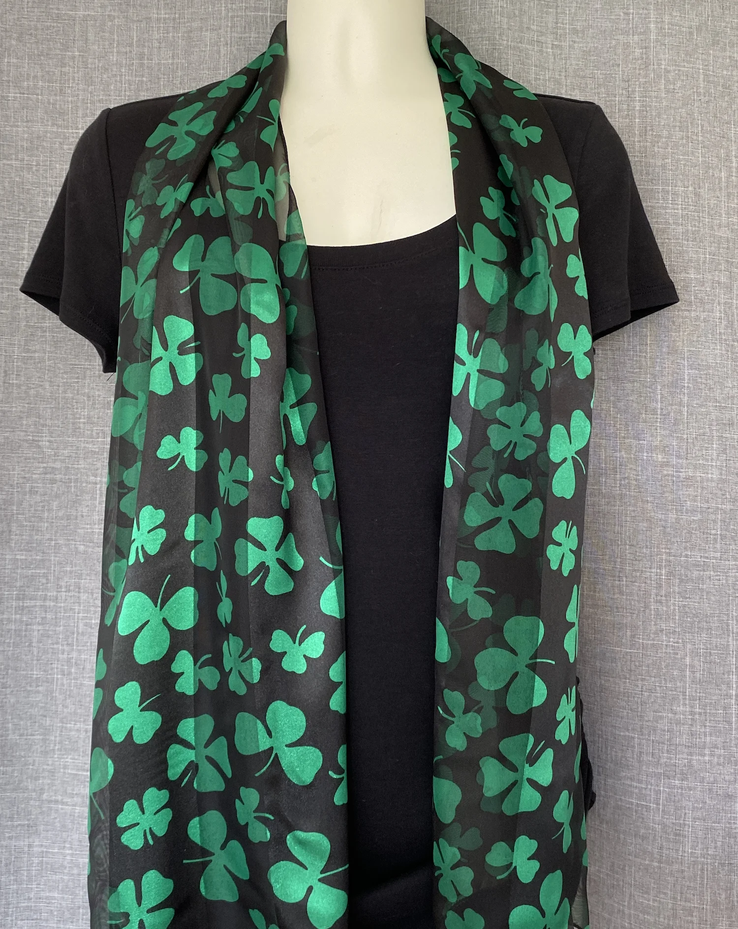 oblong_scarf_black_shamrocks.jpg