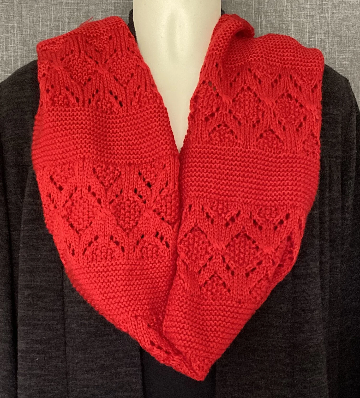 cowl_red_knitted.jpg
