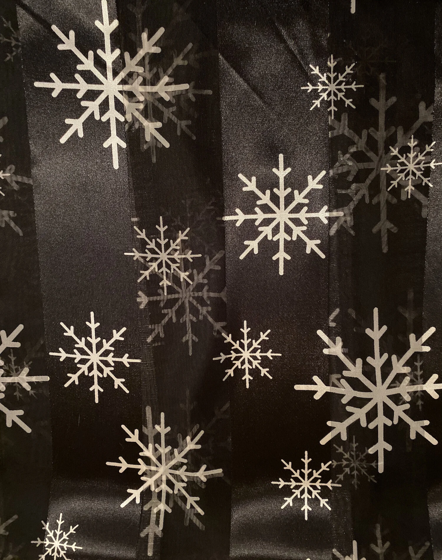 oblong_black_with_flakes.jpg