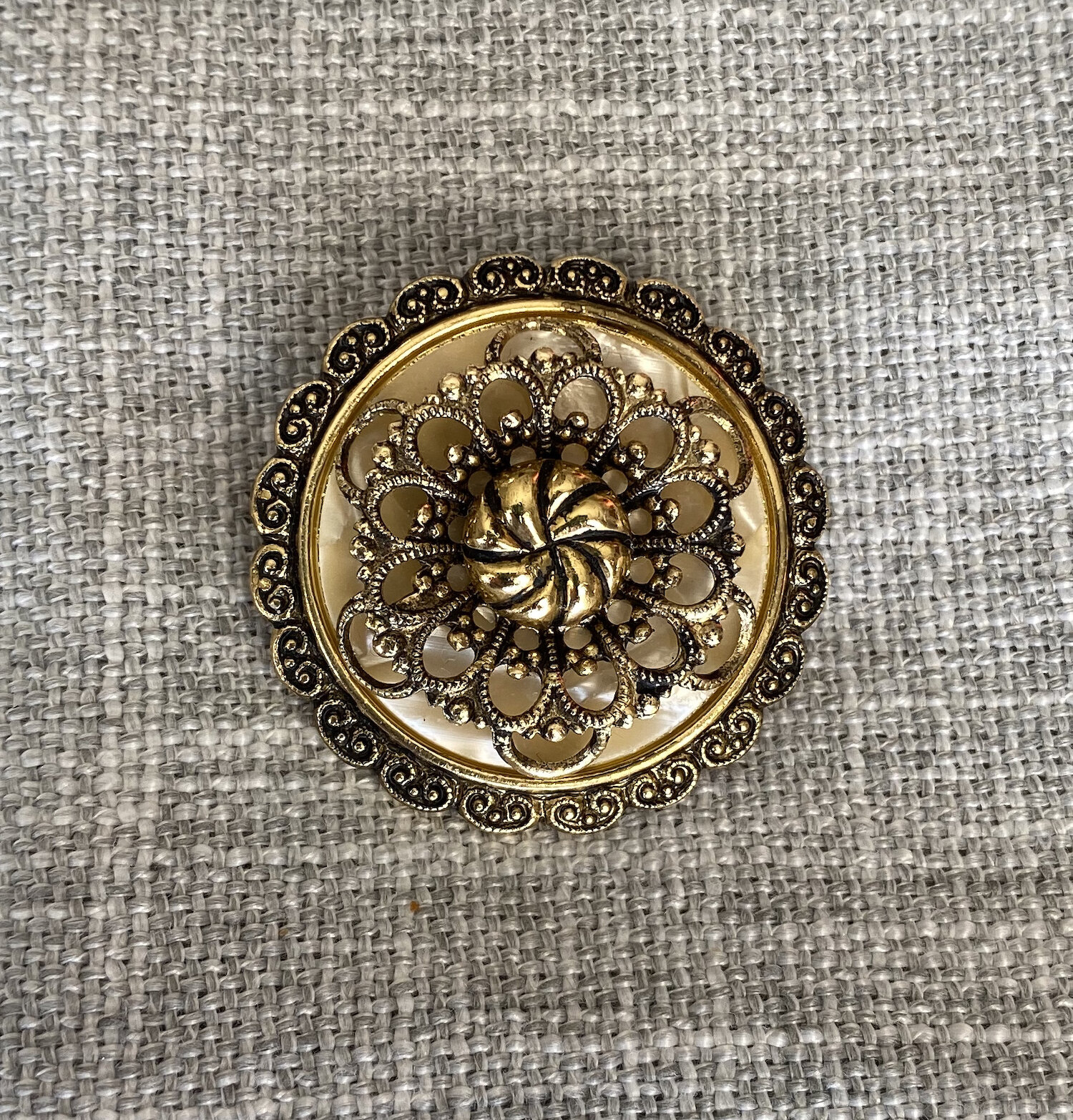 Vintage West Germany Scarf Clip Gold Filigree Bakelite — Scarves and More