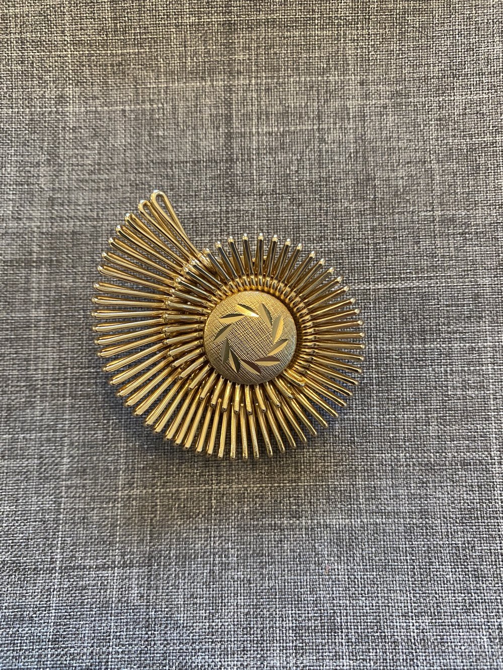 Vintage West Germany Spiral Gold Scarf Clip — Scarves and More