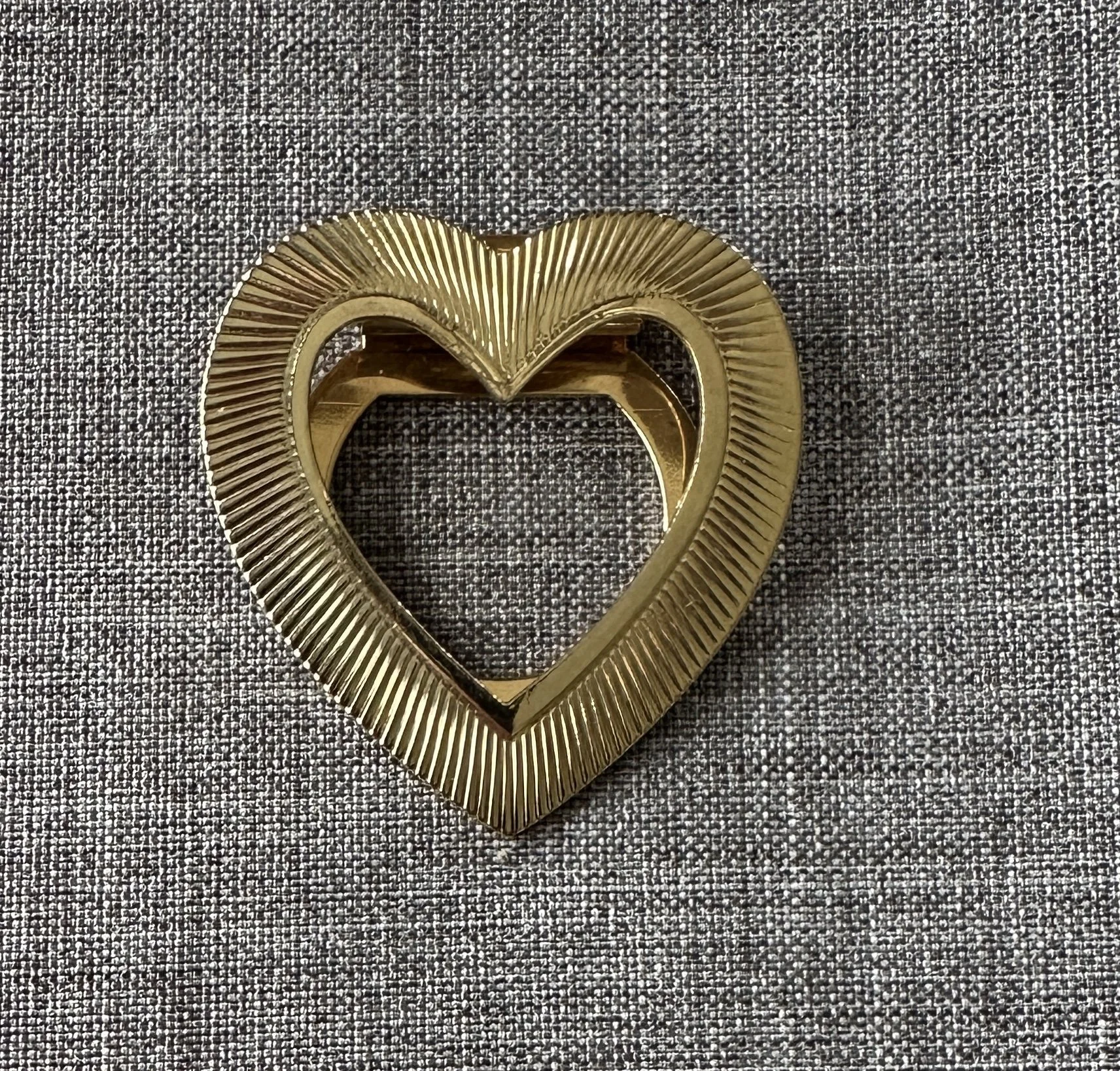 Vintage Heart of Gold Scarf Clip