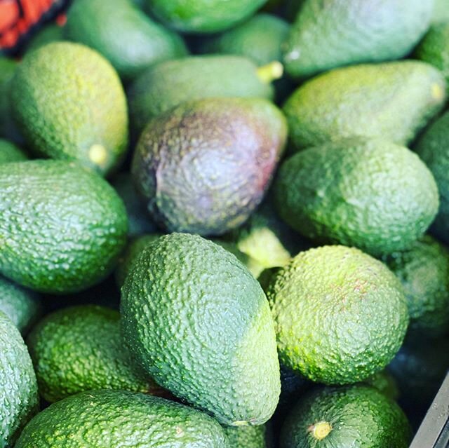 When two worlds collide &mdash; Chad&rsquo;s agriculture biz and my nutrition biz. The BEST guacamole from the BEST avocados from the BEST avocado ranch in Santa Barbara County, Rancho Dos Pueblos. .
.
Recipe:
3 large ripe avocados
1/2 cup red onions