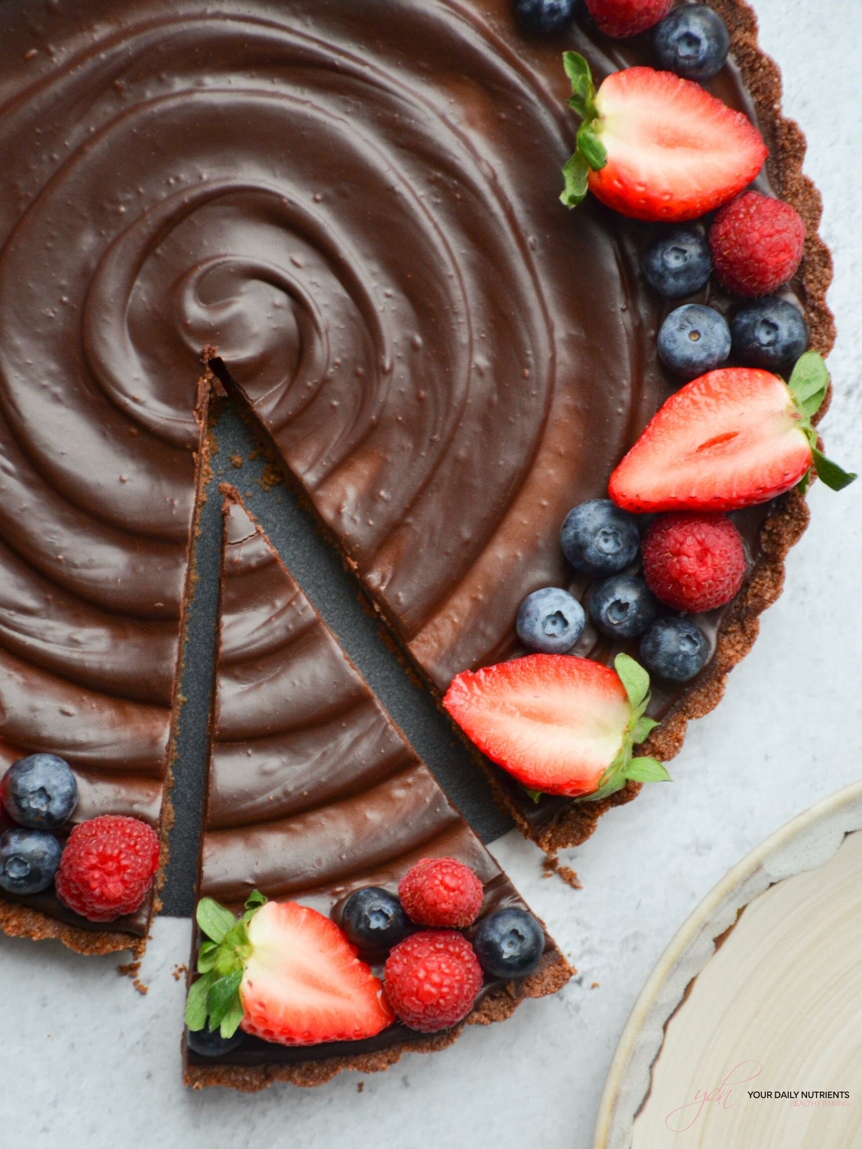 Vegan Orange And Berry Chocolate Tart — Healthy Snacks and Recipes ...