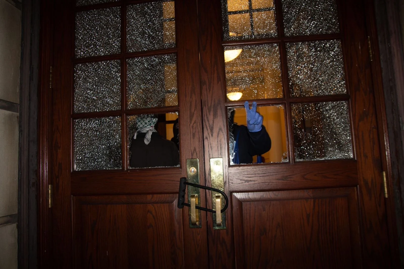 Columbia University students occupy Hamilton Hall