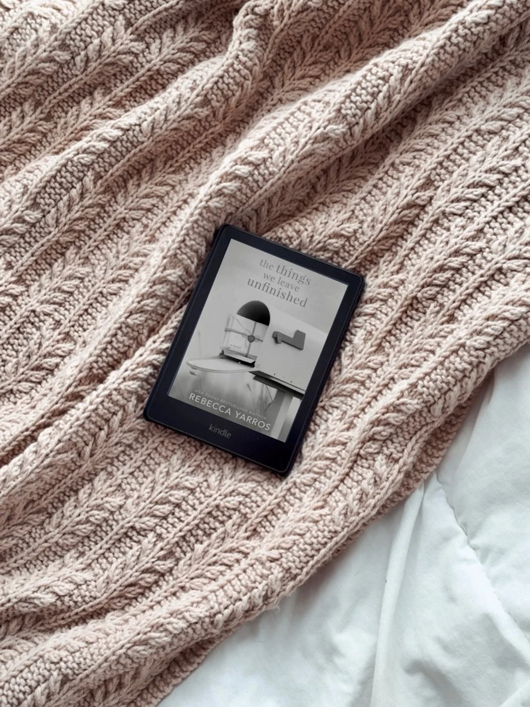 What I&rsquo;m Knitting &amp; What I&rsquo;m Reading - February Edition 🍂

The LILY LAKE Book Club has their February pick: The Things We Leave Unfinished by Rebecca Yarros!

➡️ Comment &ldquo;February&rdquo; if you&rsquo;d like me to send you the l