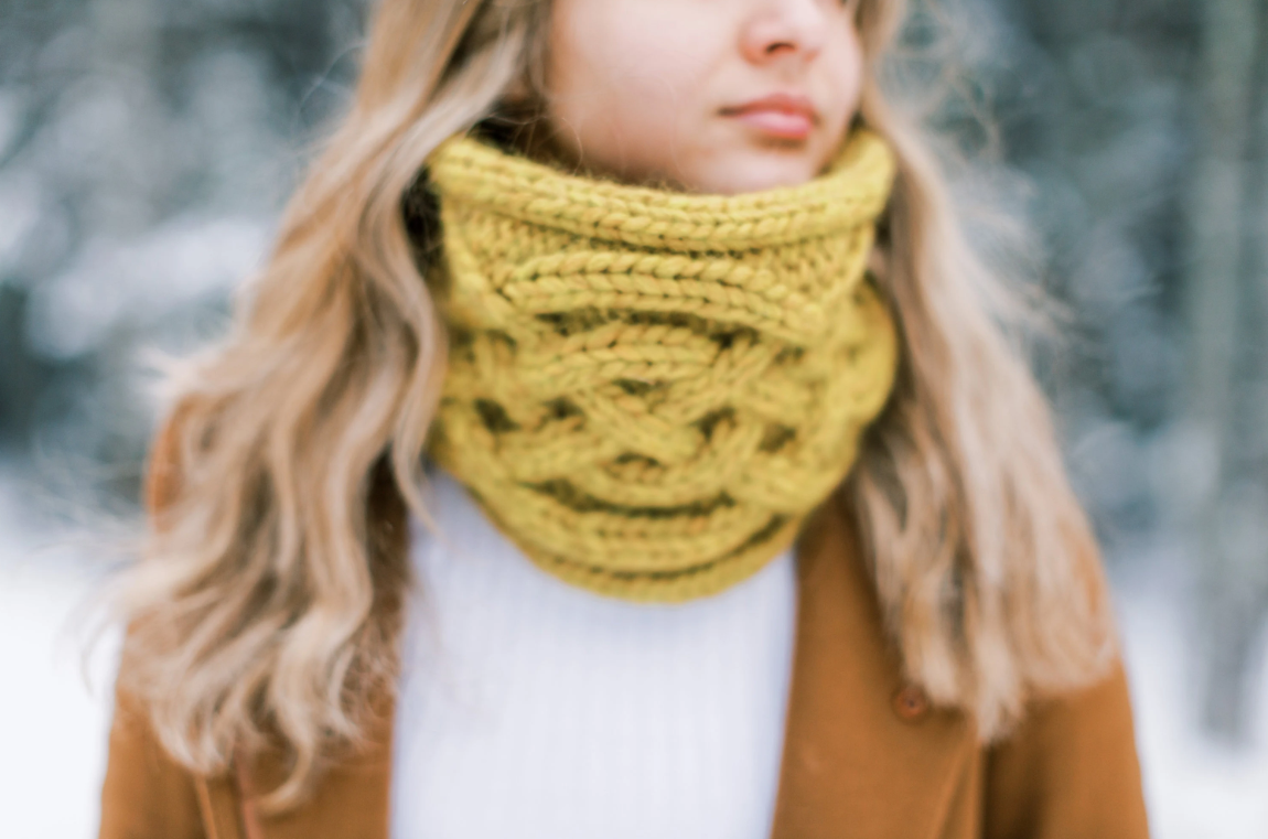 Cabled Mira Mhór Cowl Knitting Pattern
