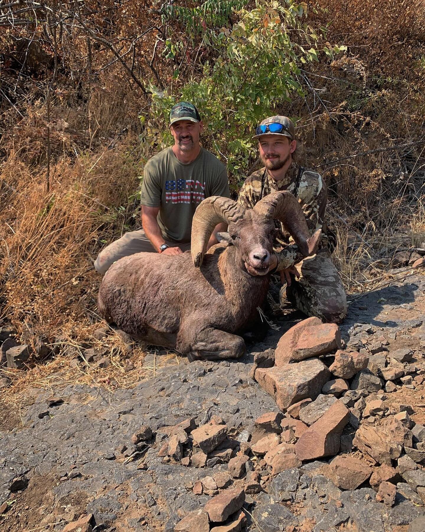 Hunter Johnson @huntdog36 was successful on his west deschutes ram tag for 2022 season. This ram is an amazing representation of the great California bighorns we have in Oregon! Great job Hunter and congratulations!
