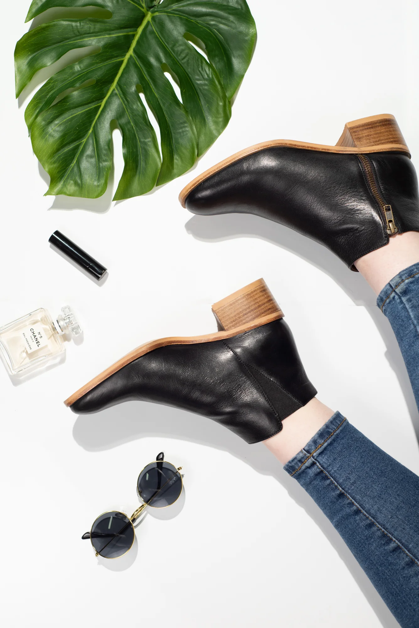 Flatlay_Black_Leaf_MNP_Han_NOS_June2019_3774_Edit.jpg