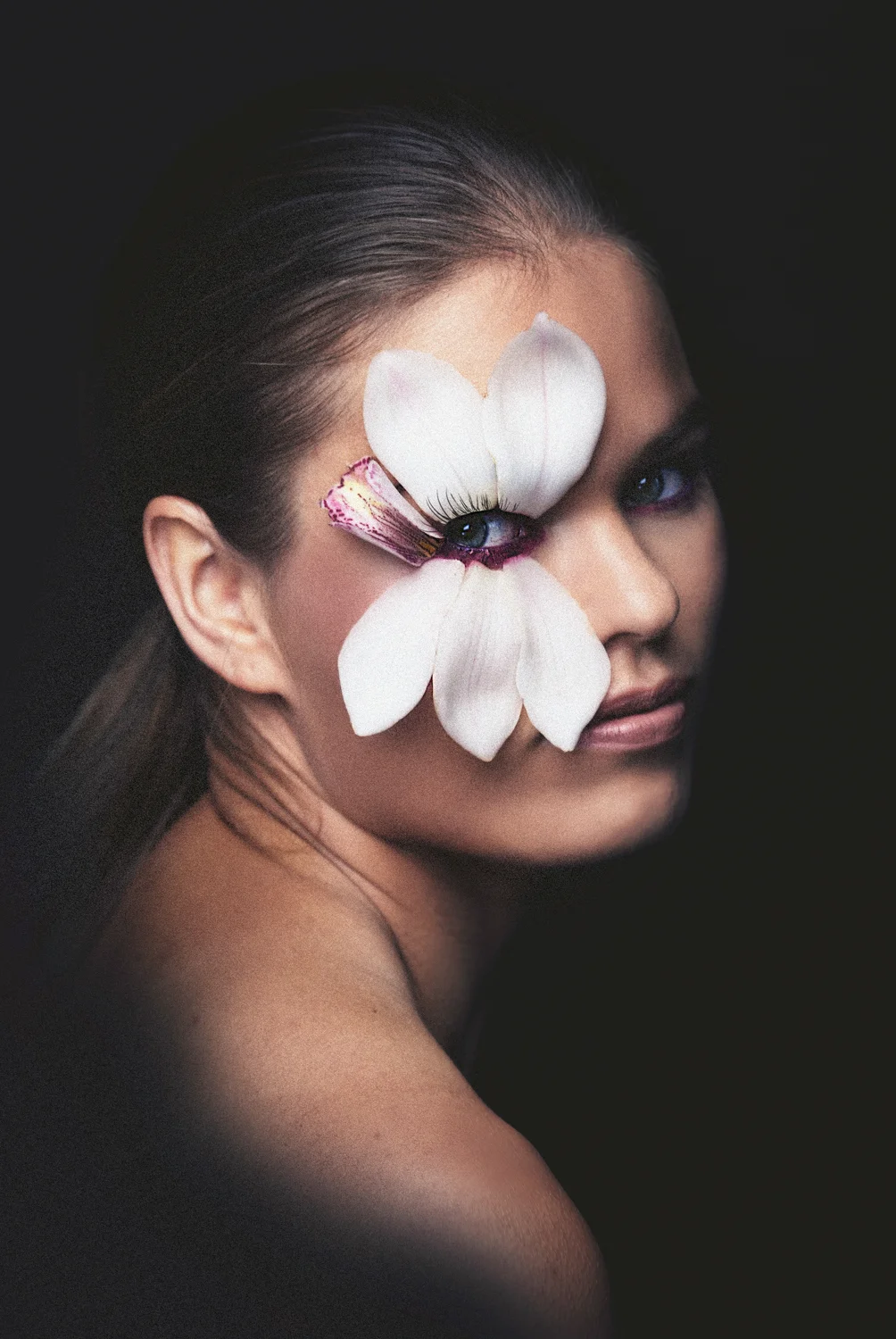 Melissa Nickerson Photography-Jean-Flower-01-White-Orchid-One-Eye.jpg