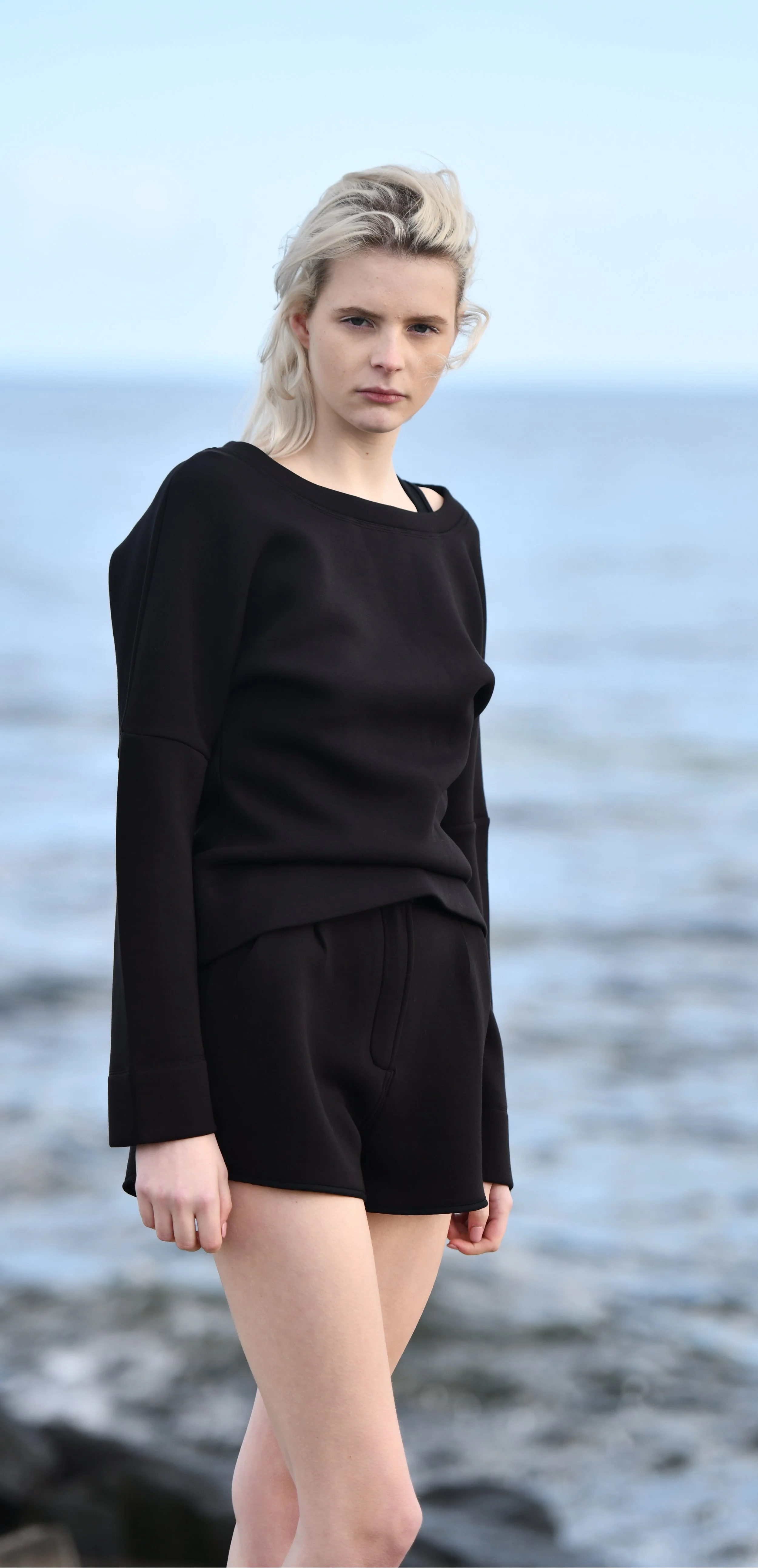 ROUND COLLAR TOP