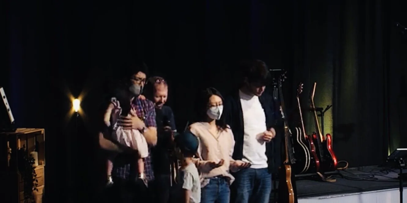 The whole church prayed for us in their two services/二回の礼拝で教会全体でお祈りしてもらいました。