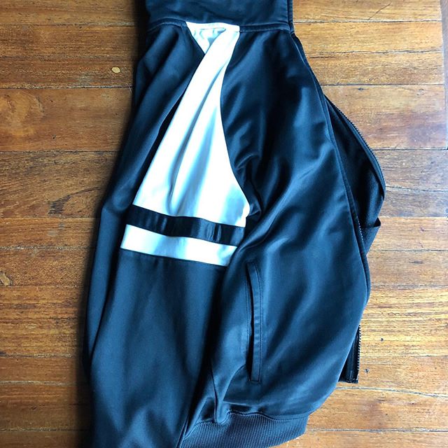 Help &amp;shine family 
We found this Nike sports jacket at our last &amp;Shine touch the Sky event at the Skyye Lounge UB city - if it&rsquo;s yours or know whom it belongs to reach out to us and you can coordinate a pickup via Dunzo 🙏🏼