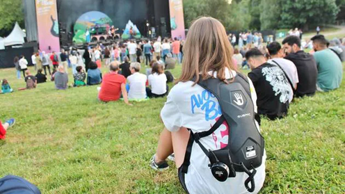 Illustration gilet vibrant article Voxa Direct