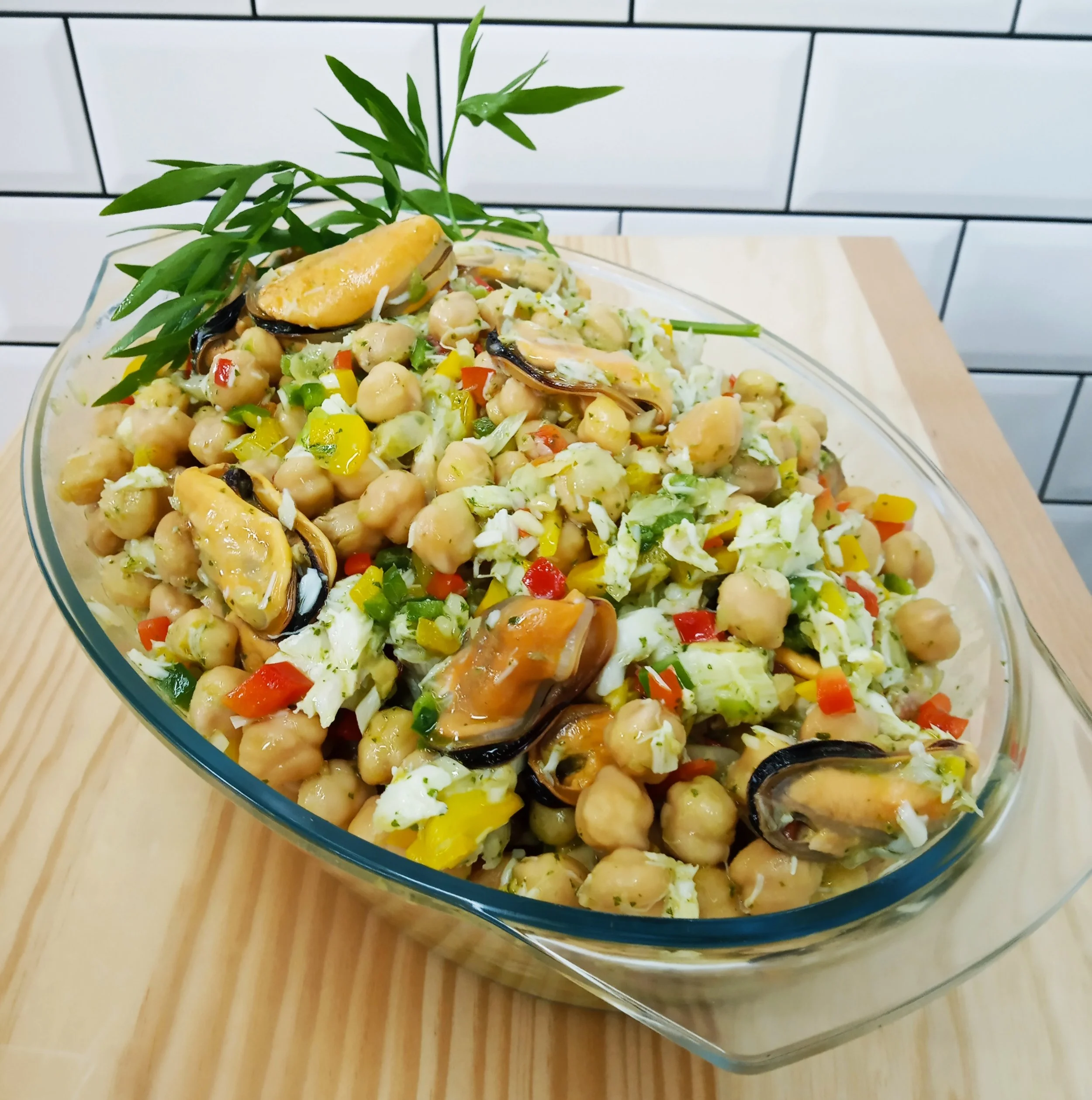 Salpicón de garbanzos y mejillones