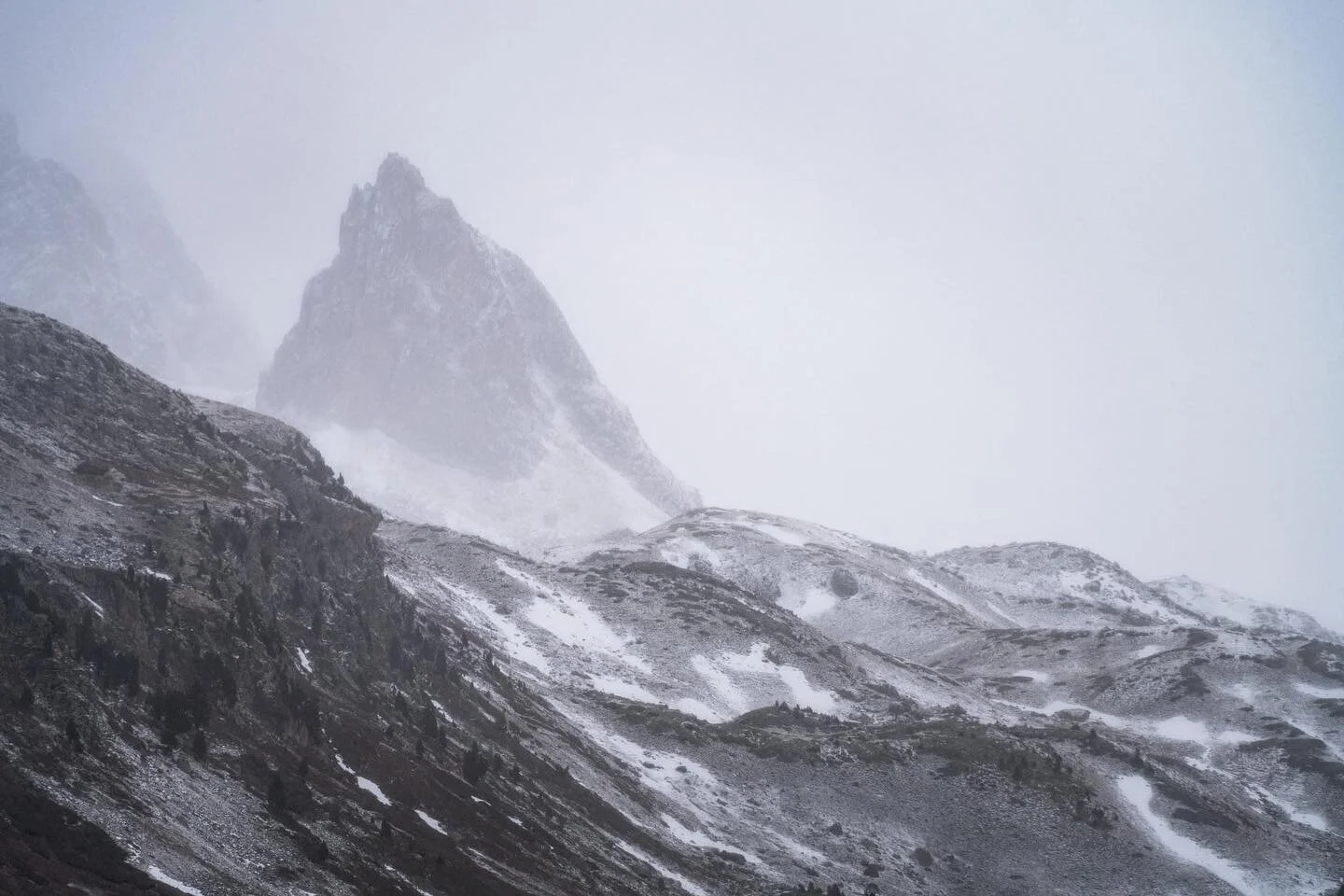 Ambiance brumeuse/venteuse/neigeuse dans les Cerces.
Octobre 2020

#love #instagood #photooftheday #beautiful #happy #like4likes #followme #picoftheday #art #nature #landscape #travel #outdoors #life #photography #paysage #montagne #mountain #mood #s