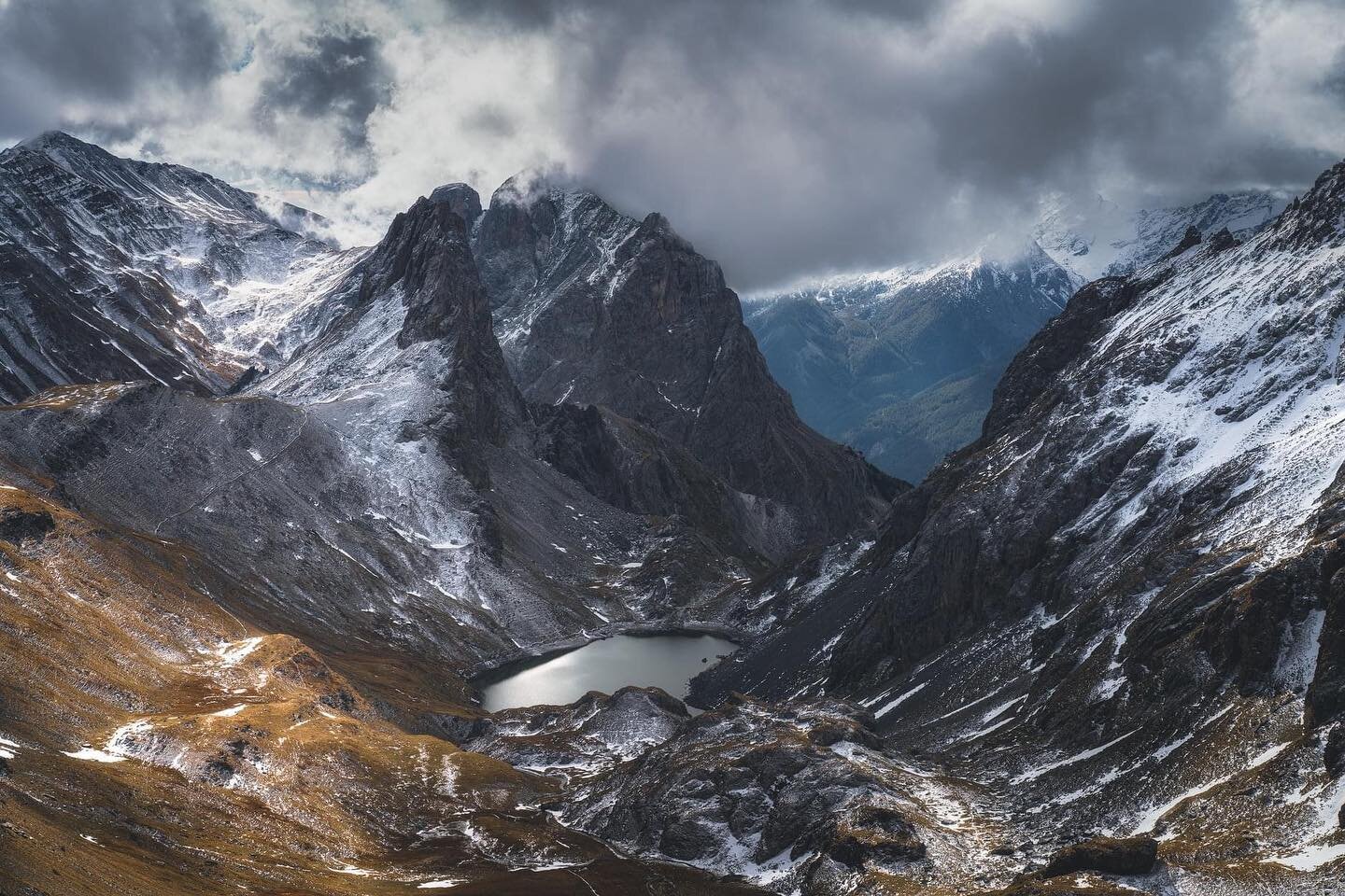 Arêtes de la Bruyère, au dessus du Grand Lac - Massif des Cerces.

#love #instagood #photooftheday #beautiful #happy #like4likes #followme #picoftheday #art #nature #landscape #travel #outdoors #life #photography #paysage #montagne #mountain #mood 