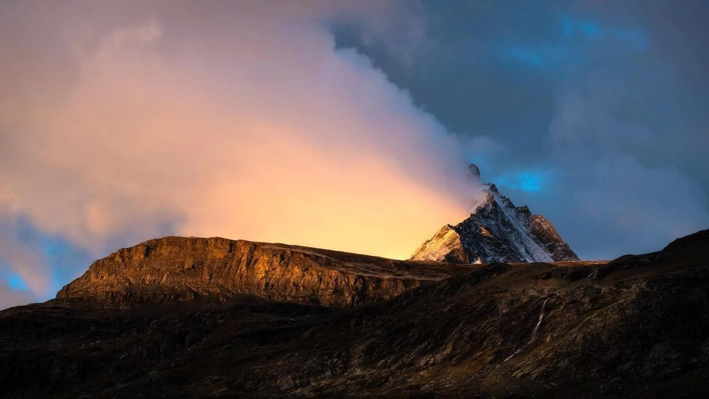 Bonsoir,
Quand la montagne se prend pour un phare !
Septembre 2021