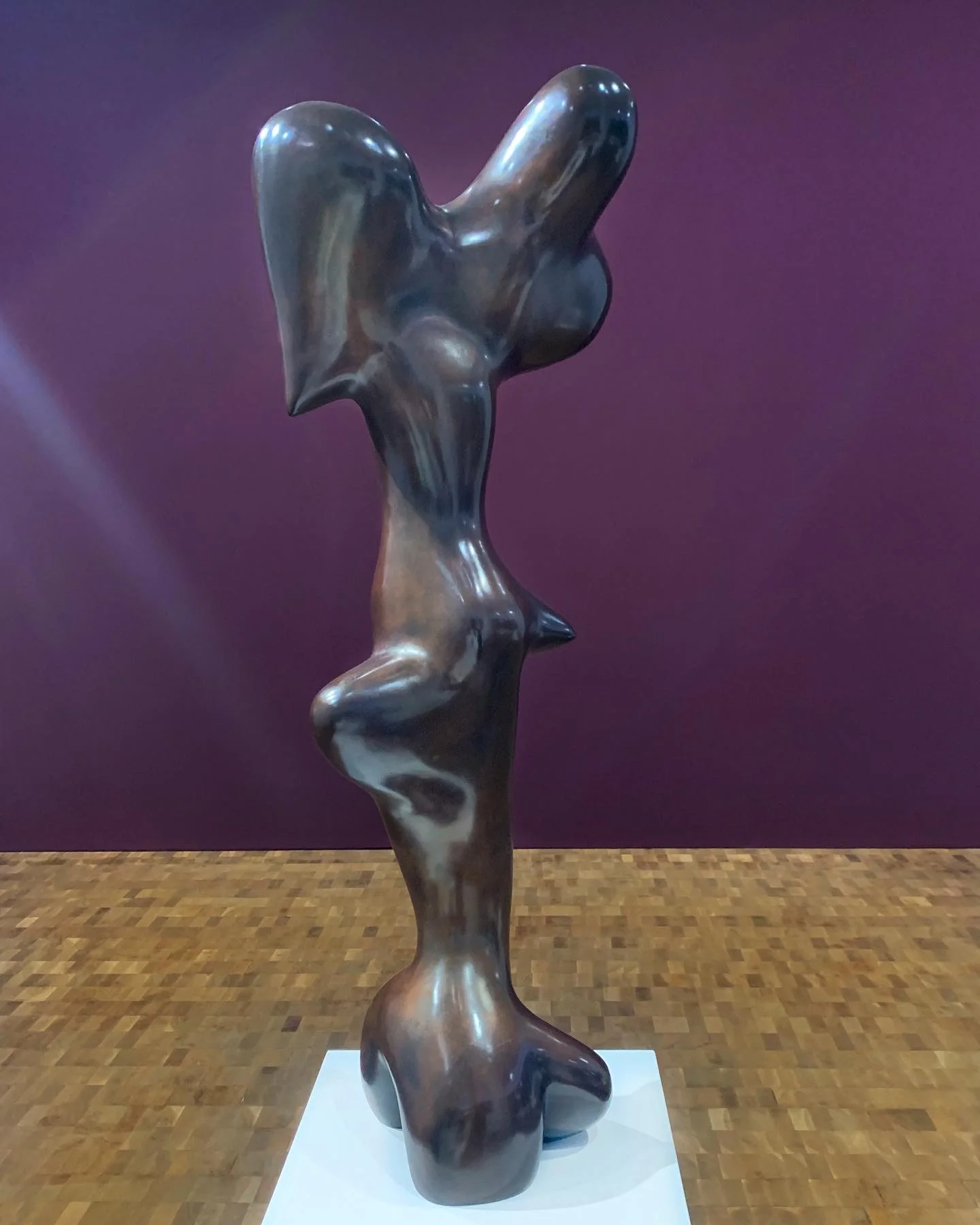 Exhibition “Master of 20th Century Sculpture” by Hans Arp at Hauser&Wirth