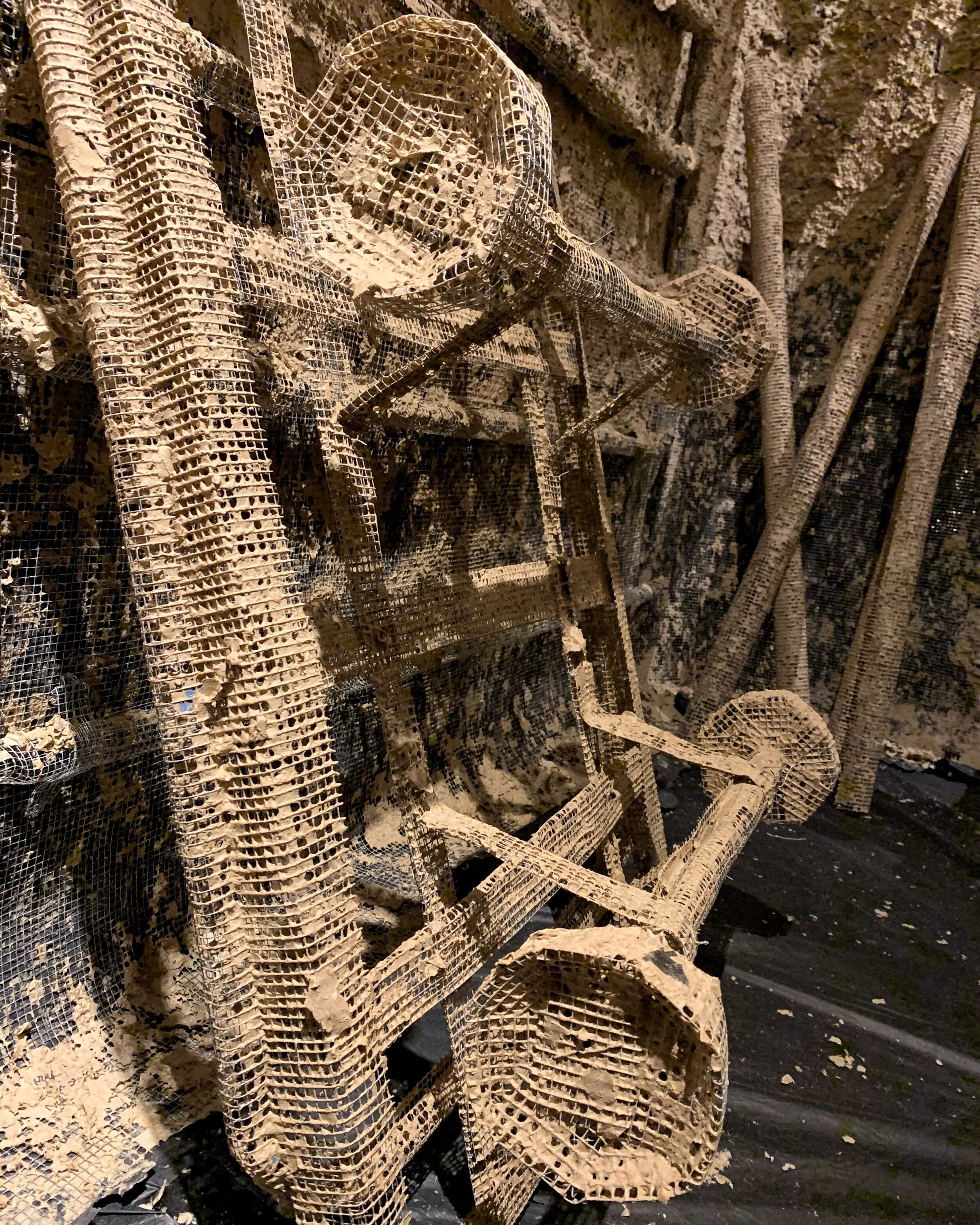 g.o.h.u.n.g: 周[zau1]身[san1]骨[gwat1]痛[tung3] at Square Street Gallery