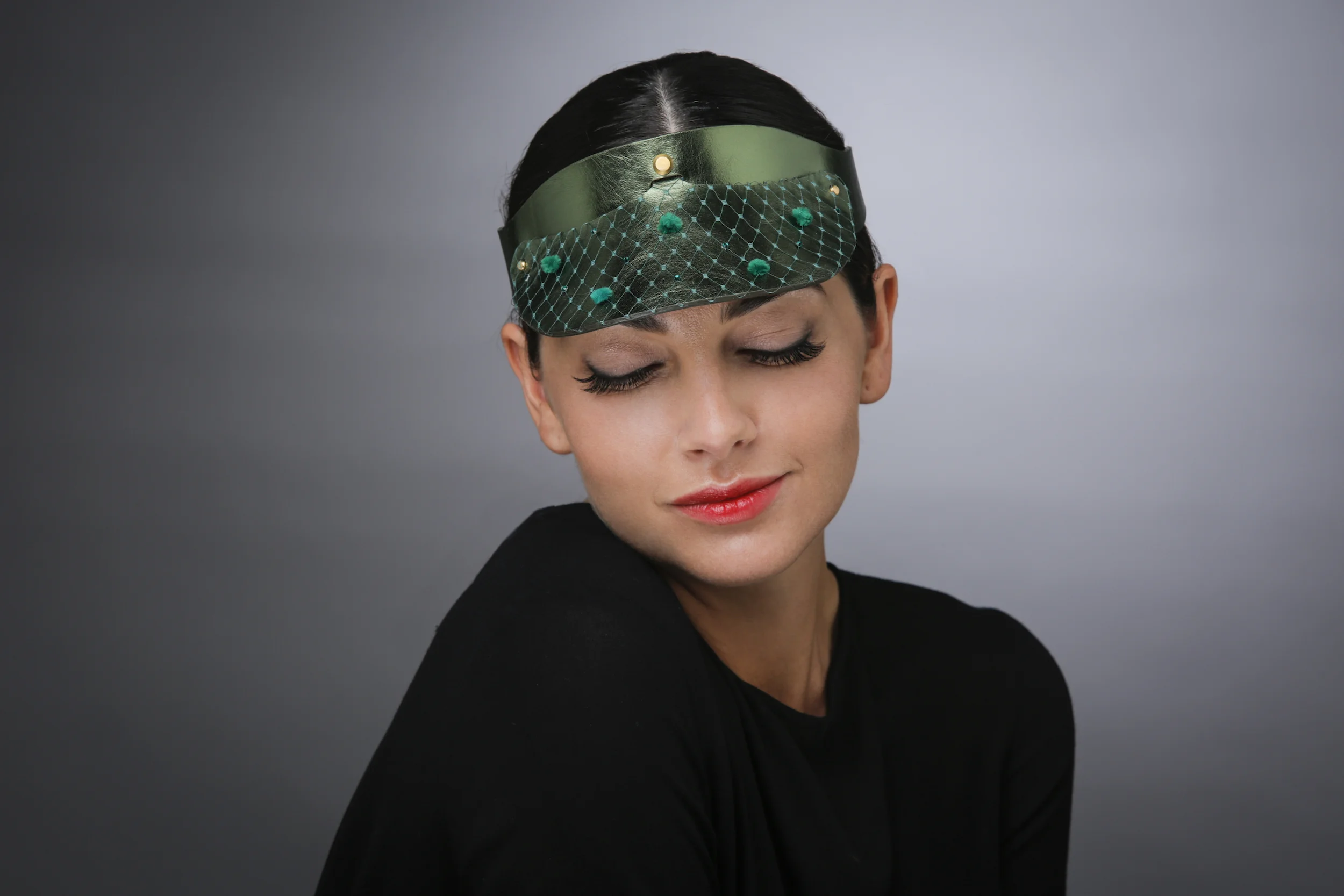 LEATHER VISOR WITH VEIL