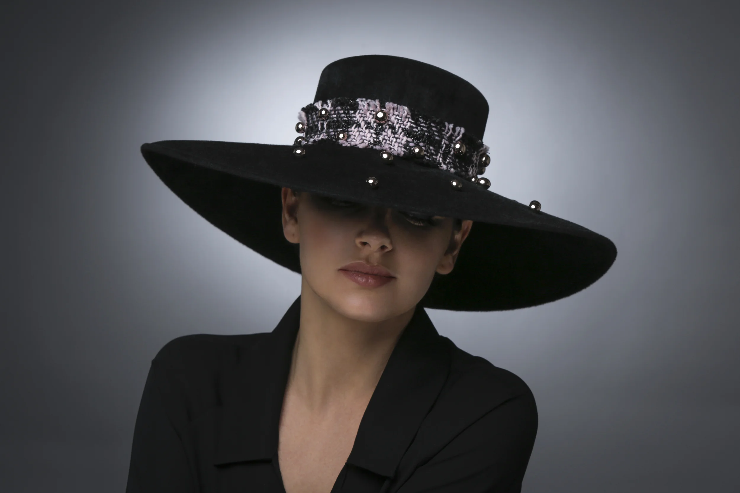 FELT ARIADNA HAT (BLACK)