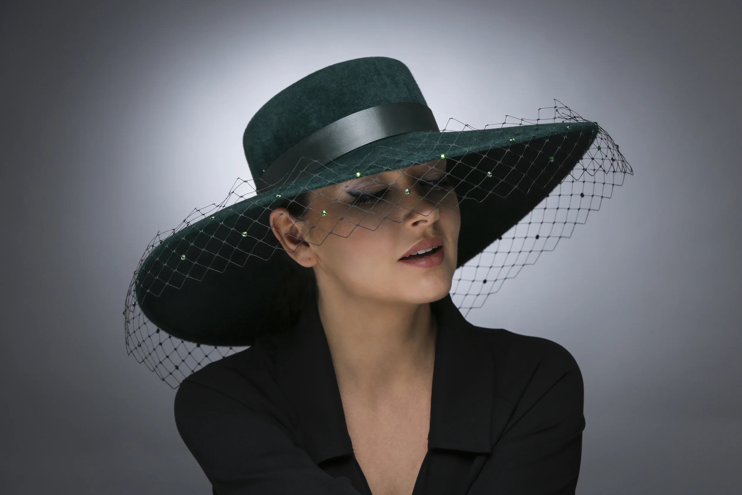 FELT ARIADNA HAT (FOREST GREEN)