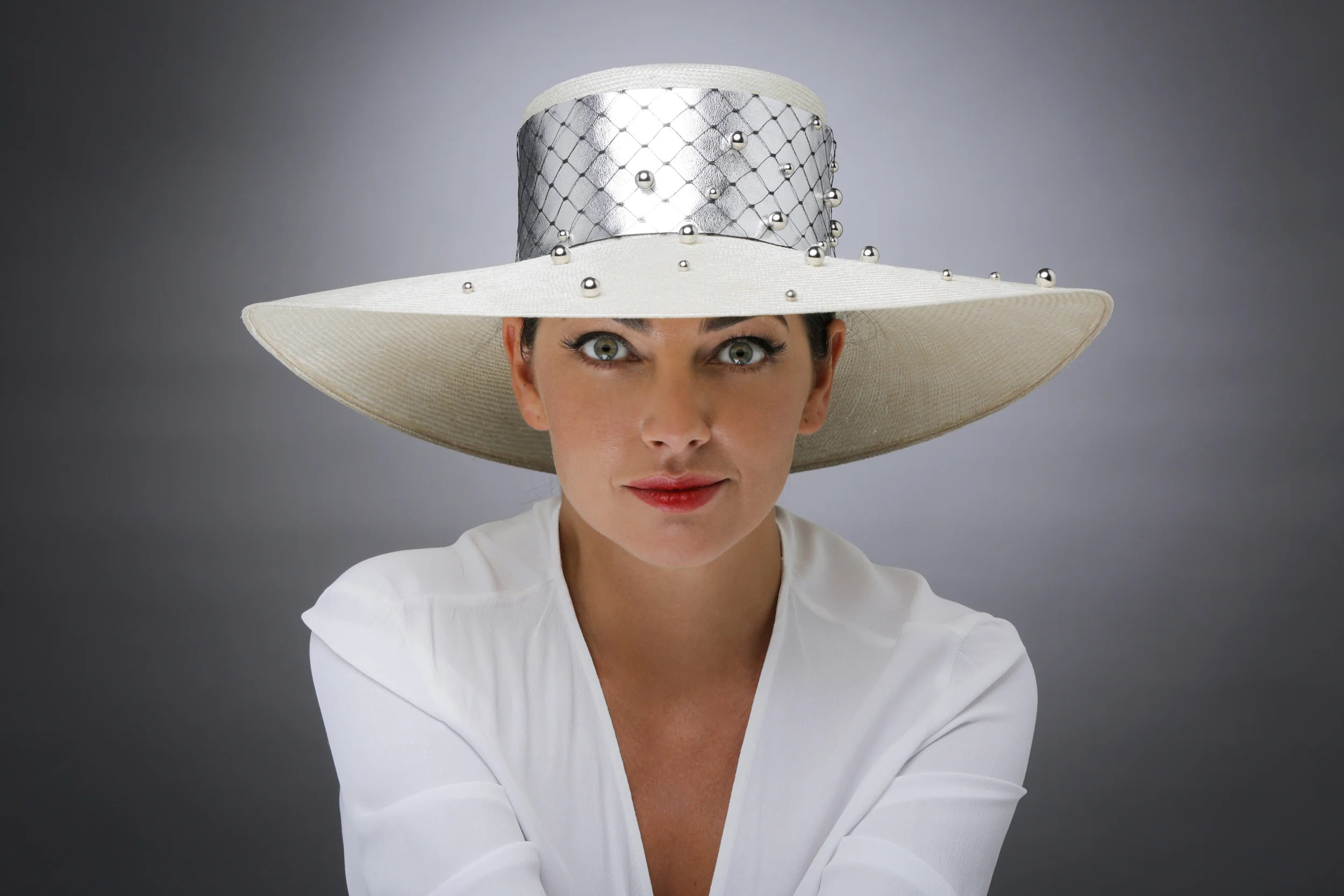ARIADNA HAT WITH LEATHER STRIPE
