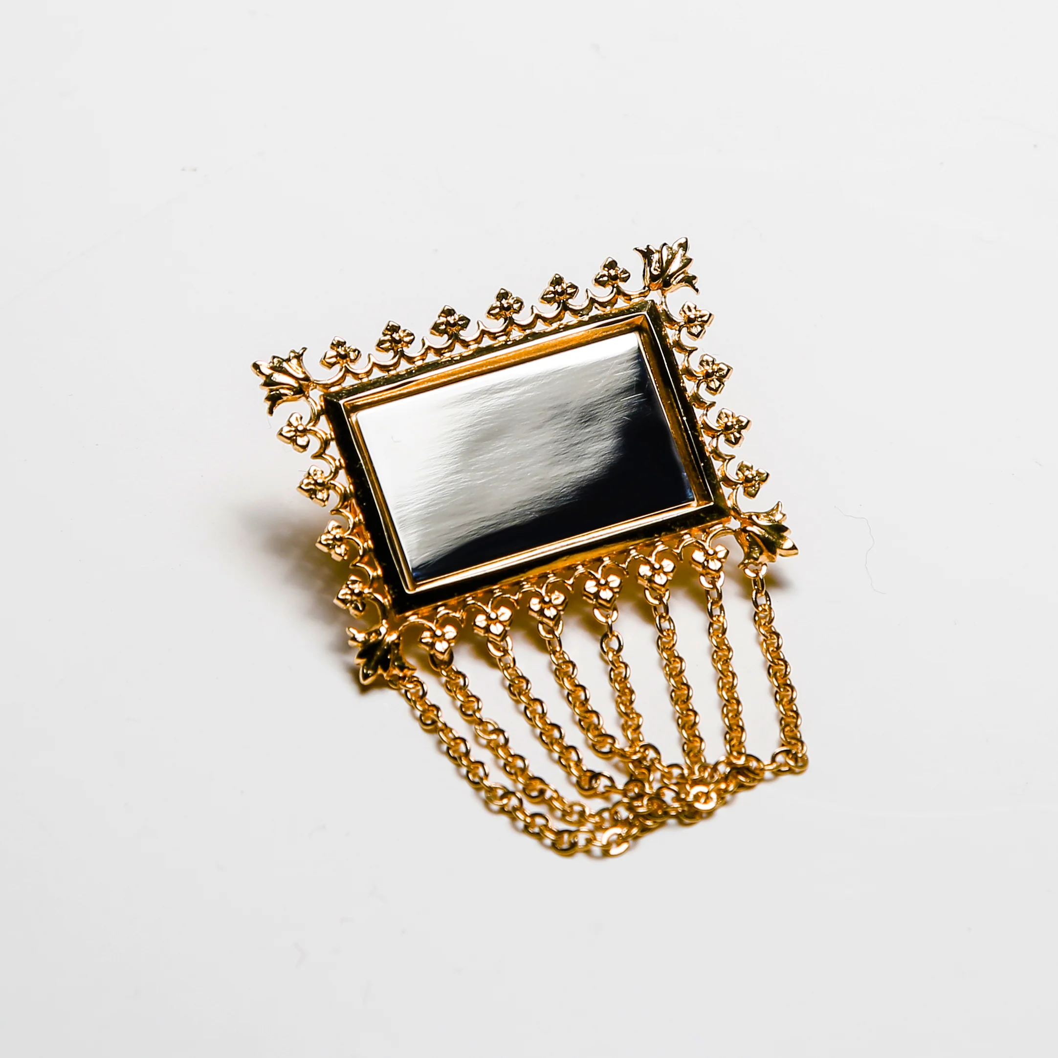 THE MIRROR BROOCH