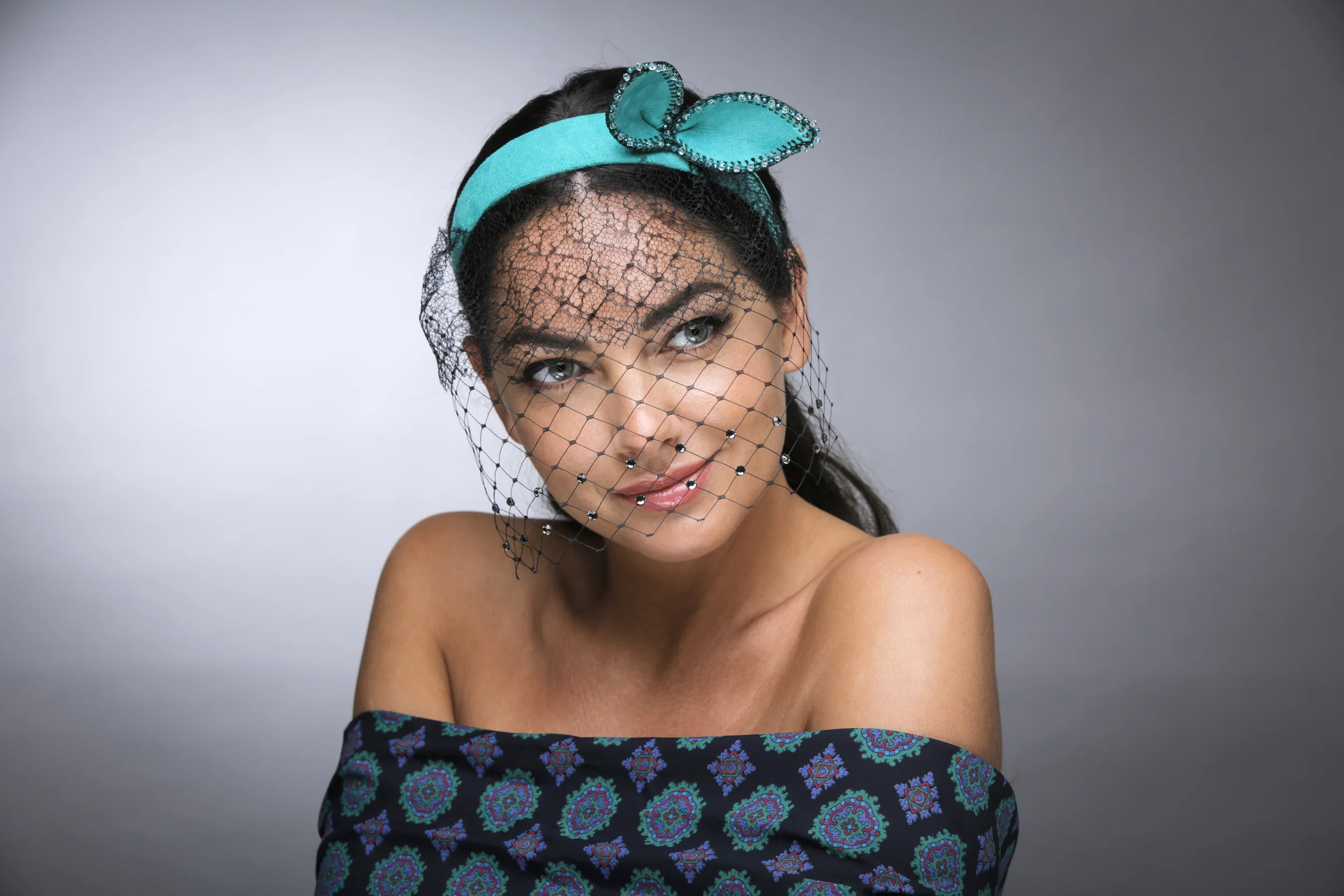 SMALL ALICE BOW HEADBAND WITH VEIL