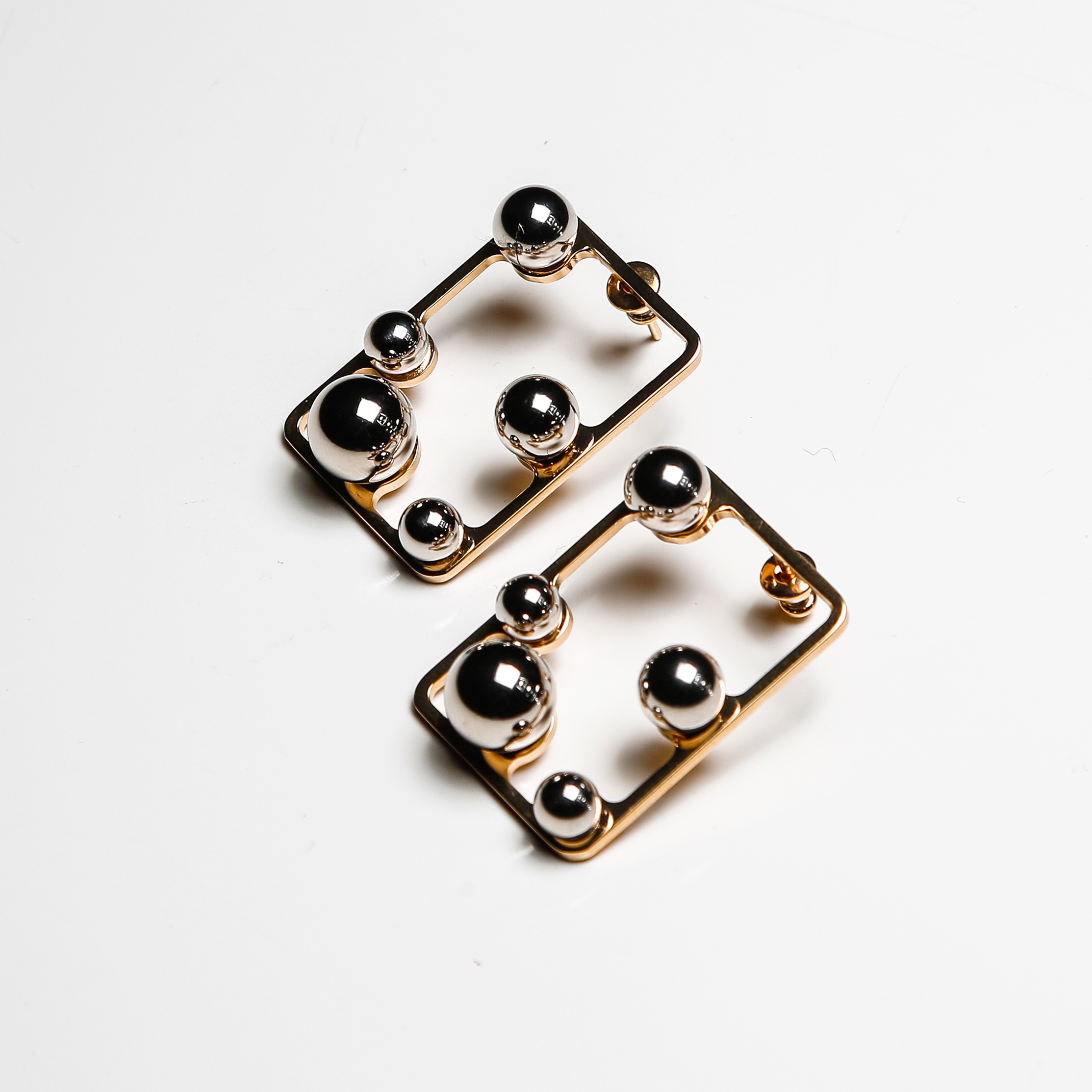 LOVE PEARL EARRINGS