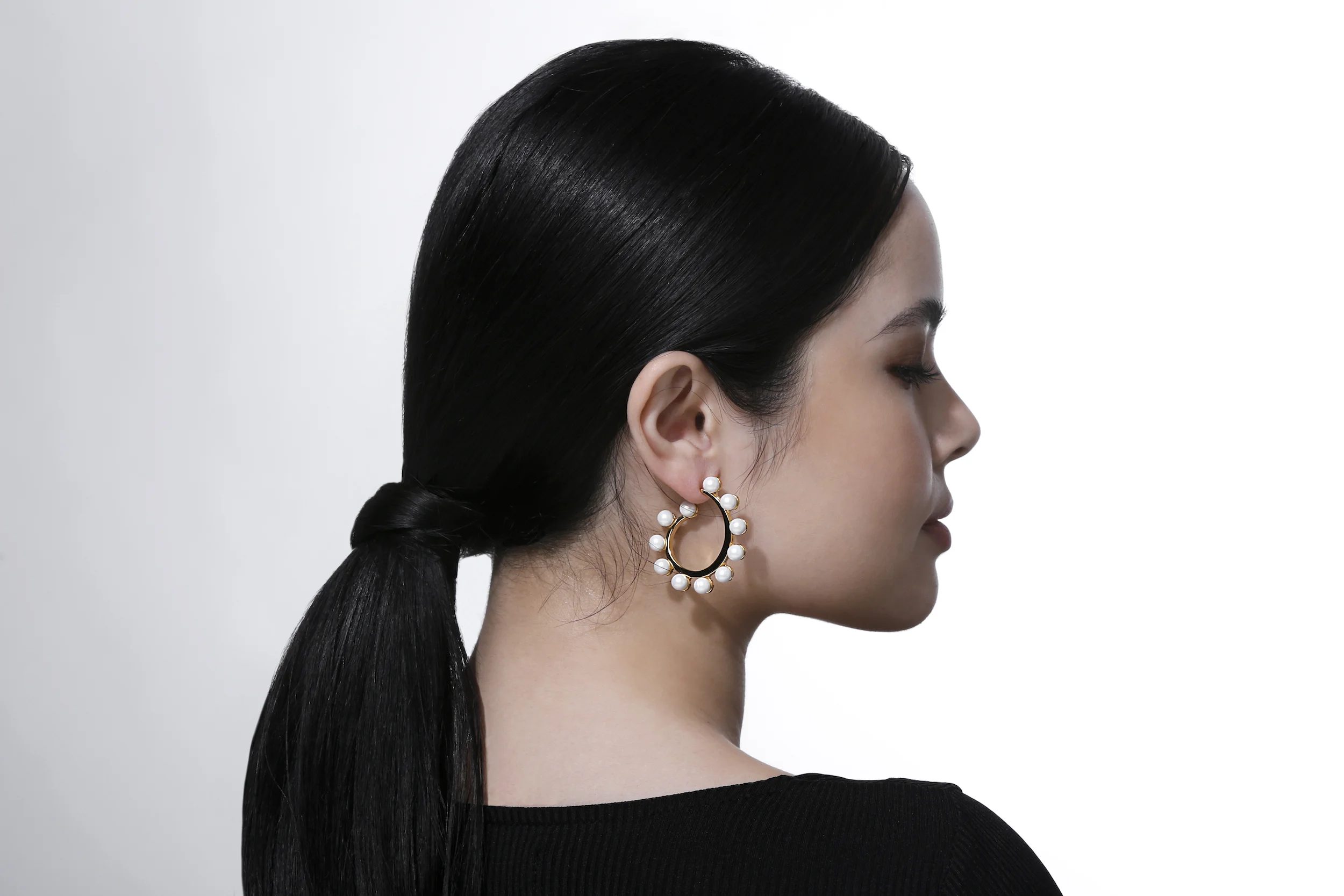 LOVE PEARL CREOLES WITH WHITE PEARLS