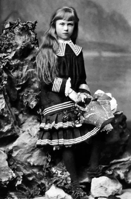 Shura Domontovich (Kollontai as a child)