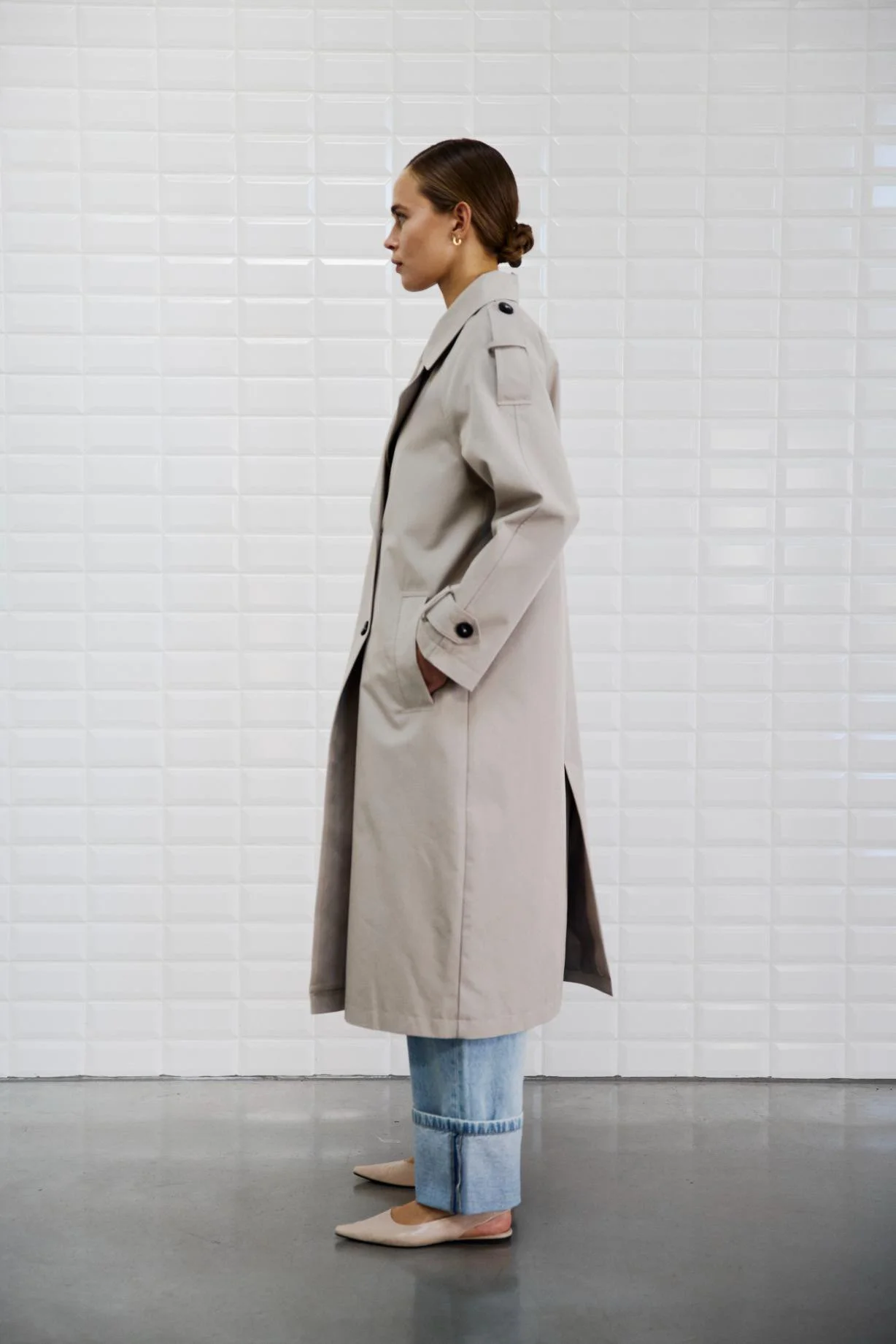 Wbljeressa_Trenchcoat_Grey_Sand00003.jpg