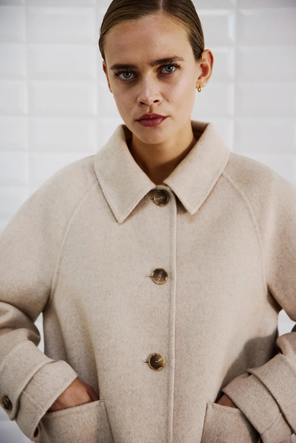 Wbllucia_Wool_Coat_Taupe3.jpg
