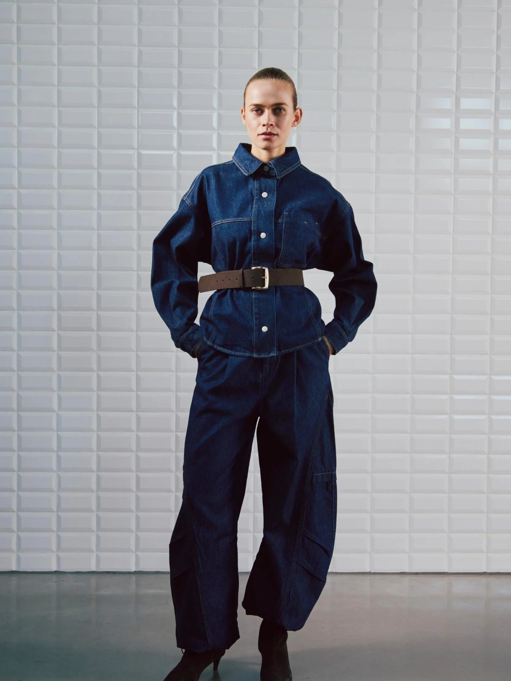 DENIM, REDEFINED. 💙
Head-to-toe confidence. Effortlessly WITHBLACK.