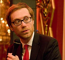 220px-StephenMerchantJan2011.jpg