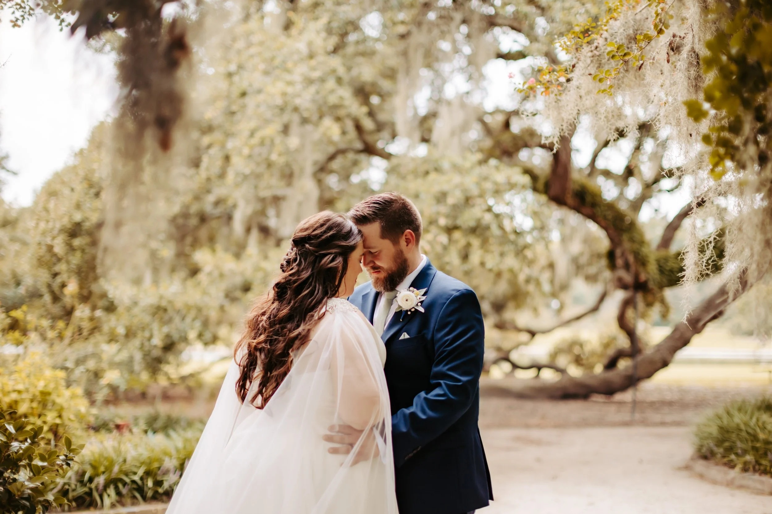 Crafting Memories: Portrait Photography and the Art of Blending Scenery with Personality