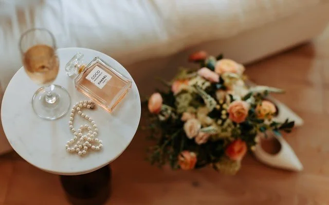 A few favorite horizontal shots from Addie &amp; Justin&rsquo;s Wedding that didn&rsquo;t make it into the vertical format reel 📽️

#charlestonintinatewedding #intimateweddingphotographer  #microweddingphotographer