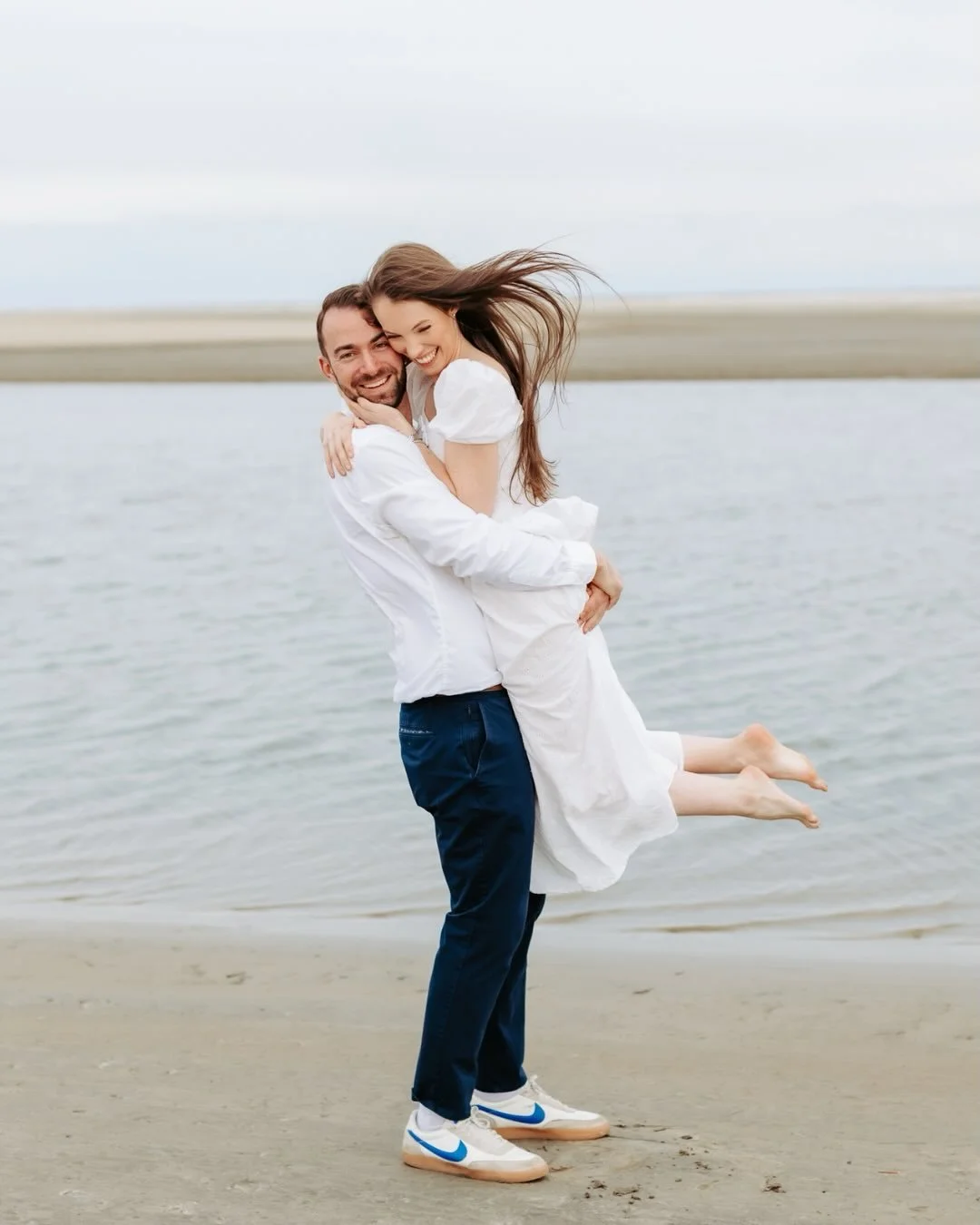 Engagement sessions are the perfect way to celebrate your love 💍 

Whether you&rsquo;re newly engaged, ready to propose, or just want updated couple photos, I&rsquo;ll help you feel relaxed and natural in front of the camera. 

Let&rsquo;s make some