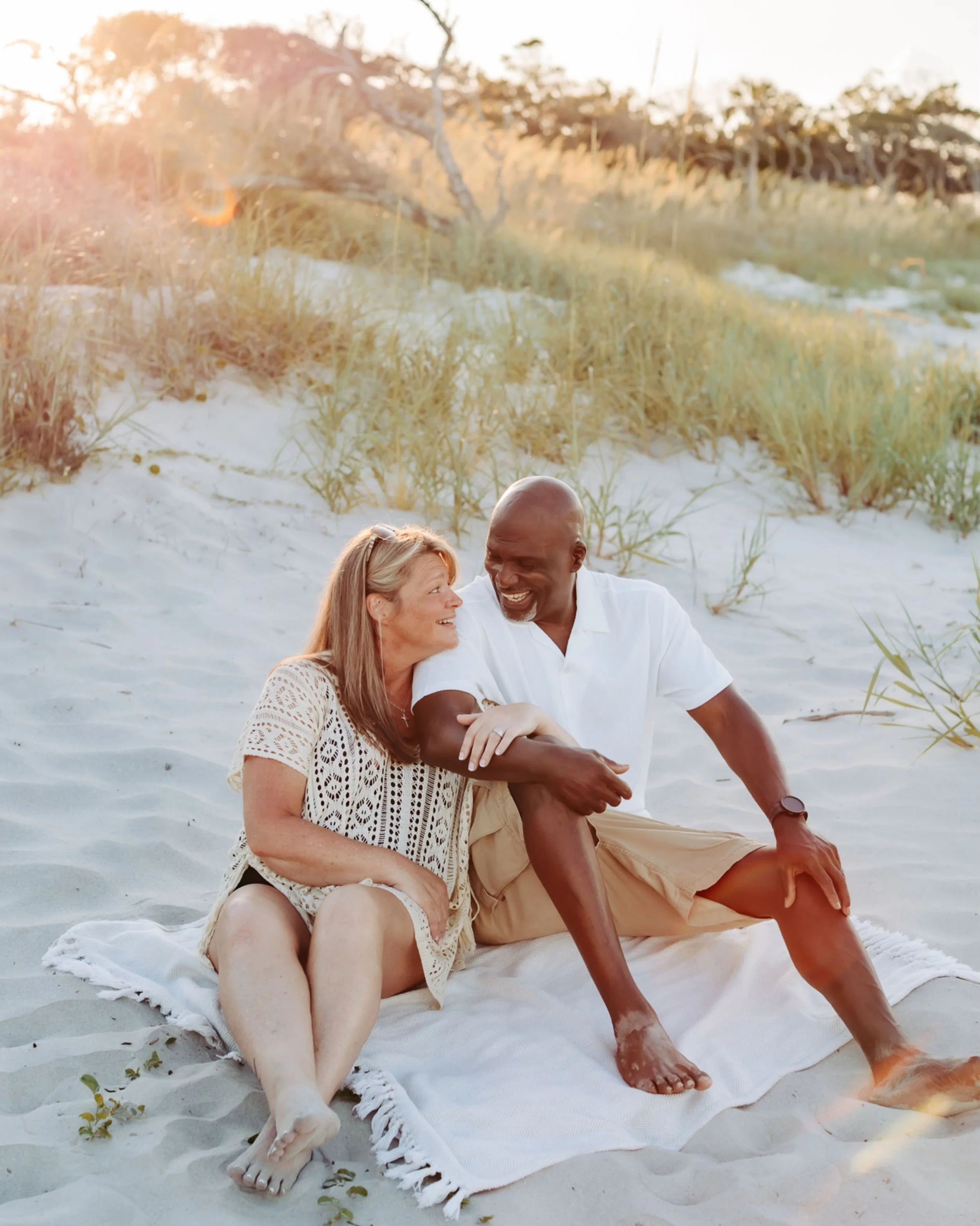 Sunset strolls and salty kisses 💕 

Couple&rsquo;s sessions on the beach are full of romance and golden light. 

I&rsquo;ll guide you with gentle prompts so your love shines through naturally. ✨

🌅 #KiawahIslandEngagement #IsleOfPalmsCouplesPhotos 